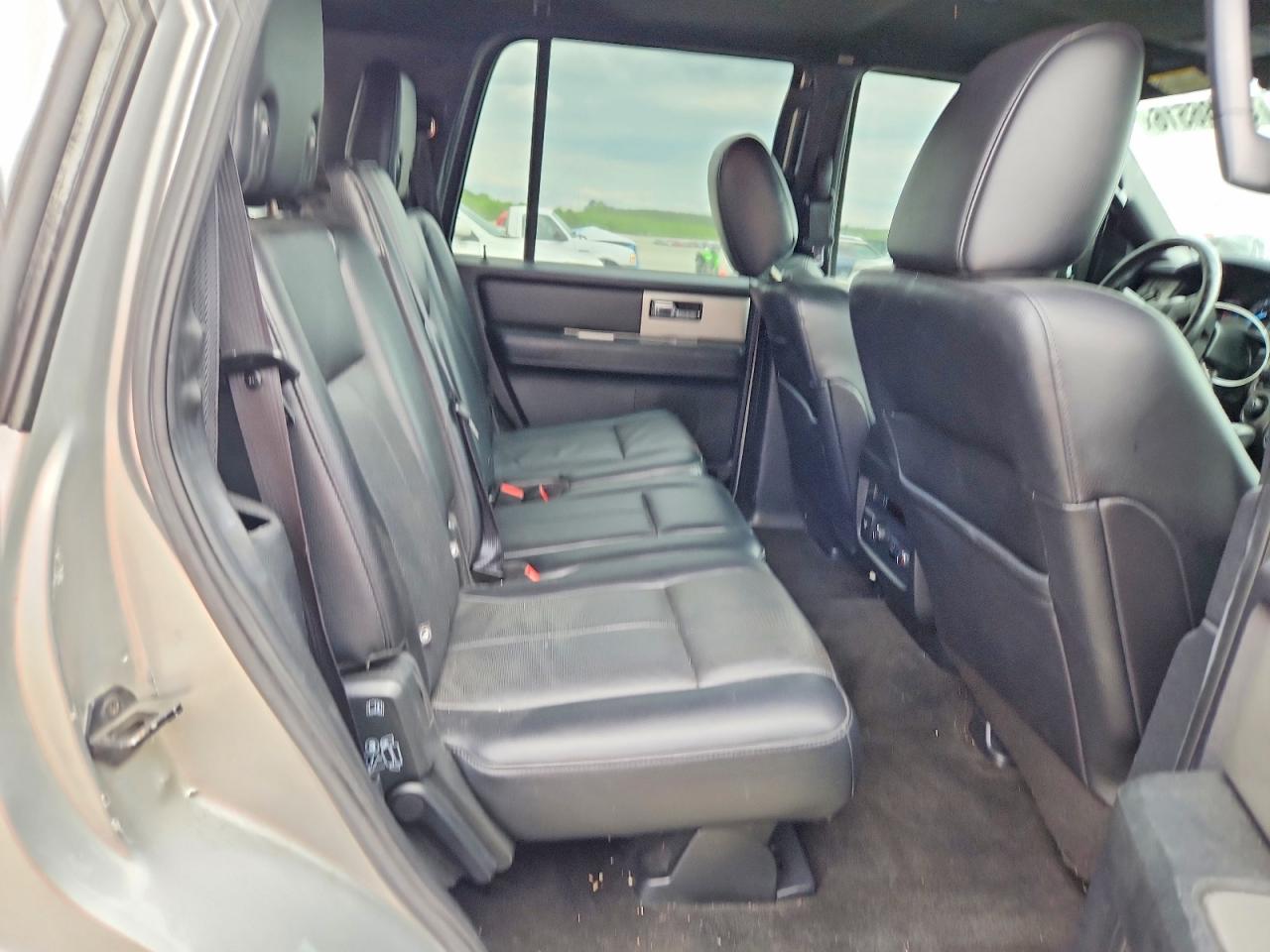 2015 Ford Expedition Xlt Silver vin: 1FMJU1JT6FEF05331