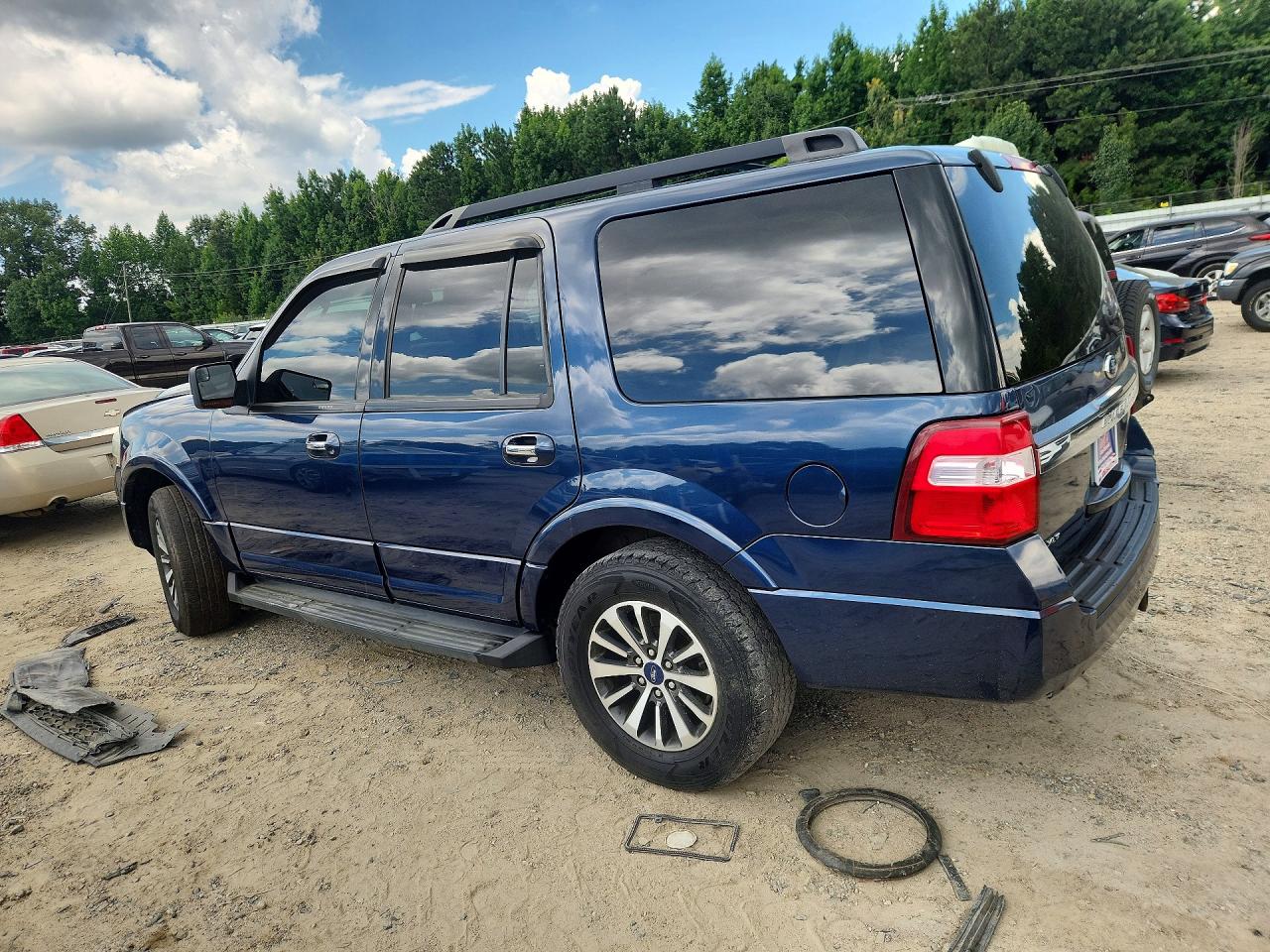 2015 Ford Expedition Xlt Blue vin: 1FMJU1JT7FEF01868