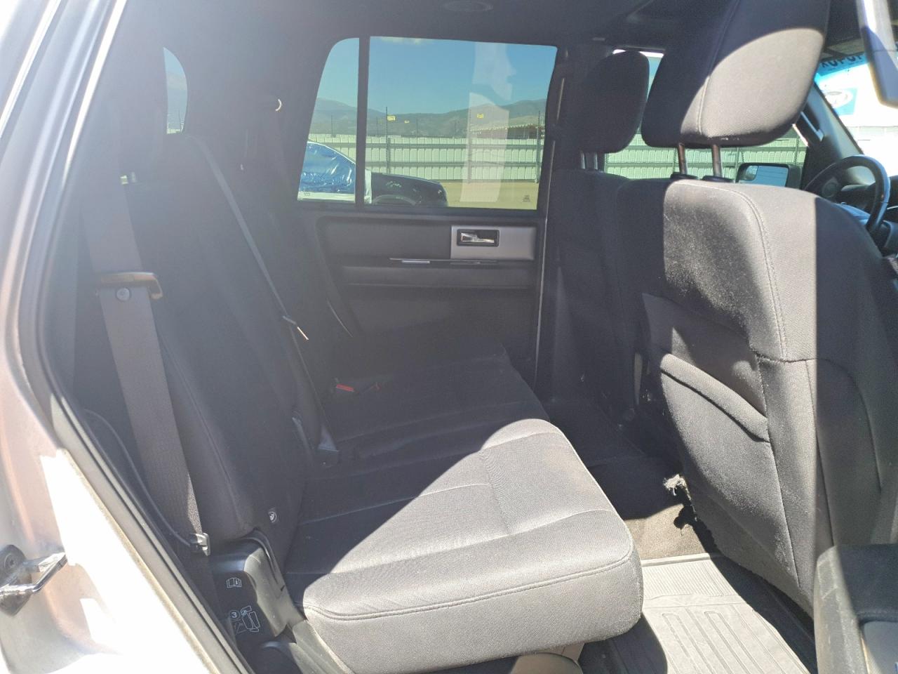 2015 Ford Expedition Xlt Silver vin: 1FMJU1JT8FEF04746
