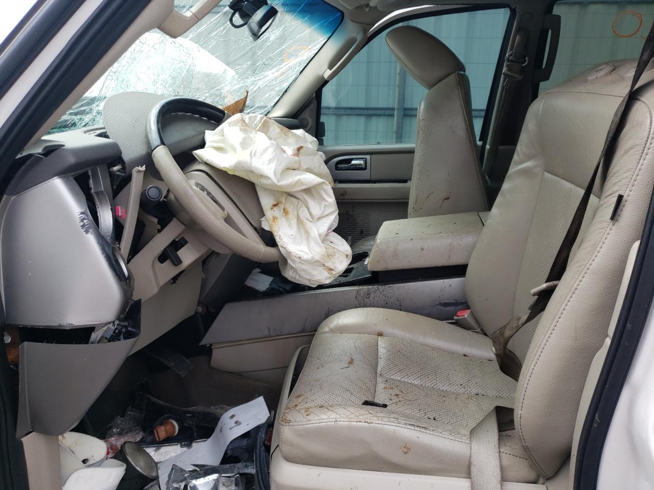 2011 Ford Expedition Limited White vin: 1FMJU1K50BEF32129