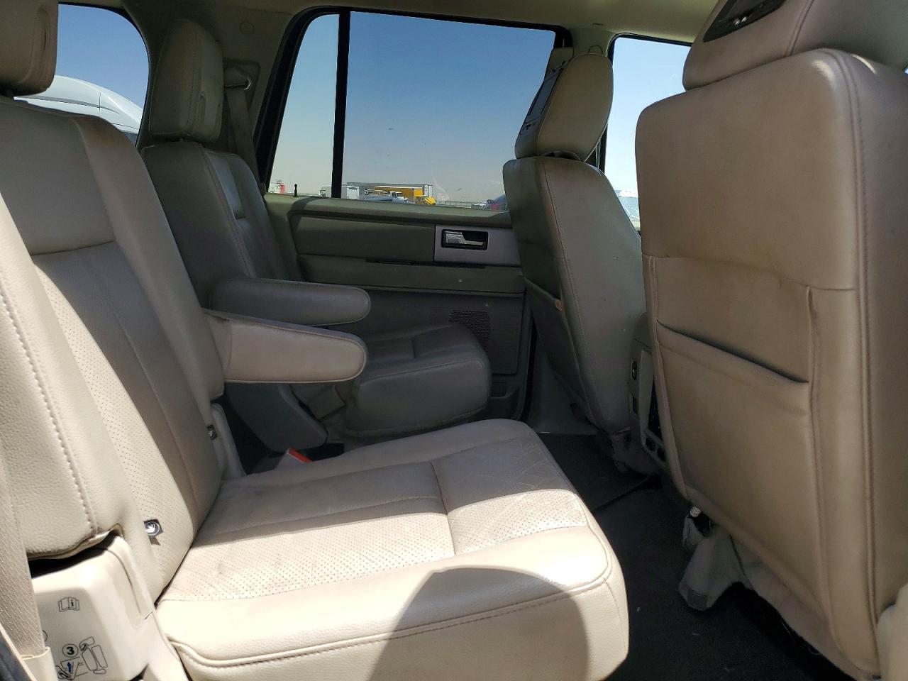 2012 Ford Expedition Limited White vin: 1FMJU1K50CEF15252