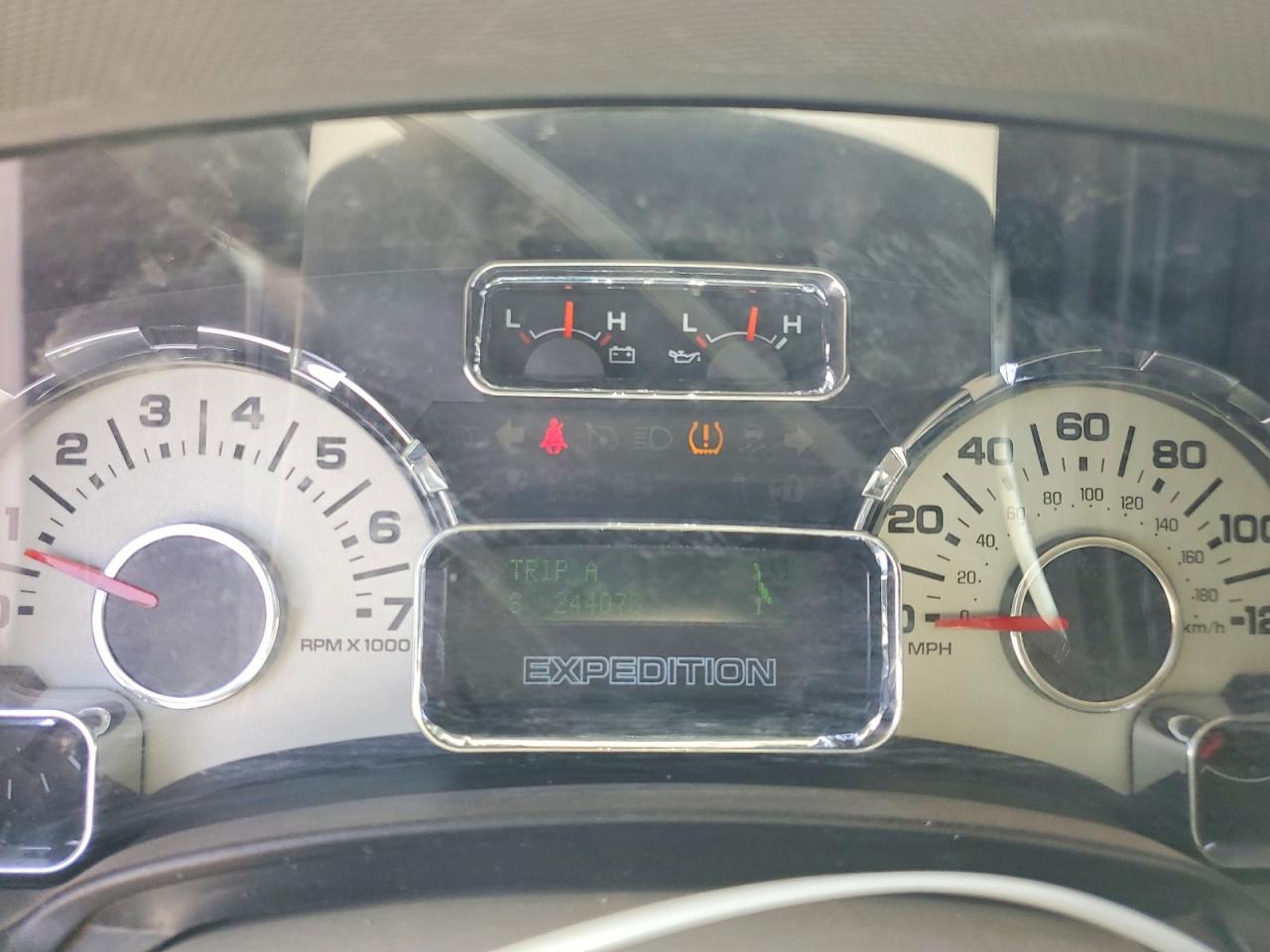 2012 Ford Expedition Limited White vin: 1FMJU1K50CEF15252
