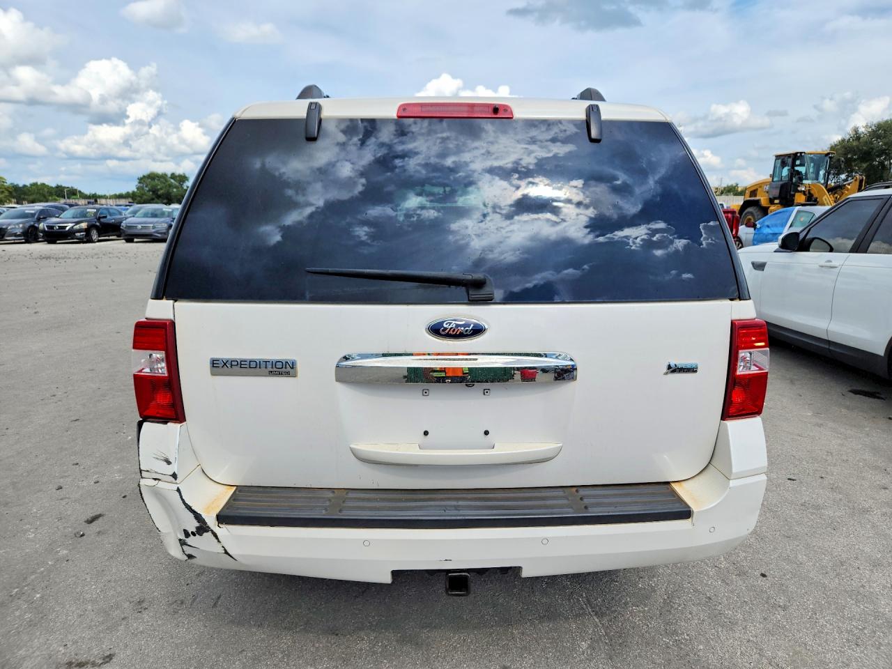 2013 Ford Expedition Limited White vin: 1FMJU1K50DEF62928