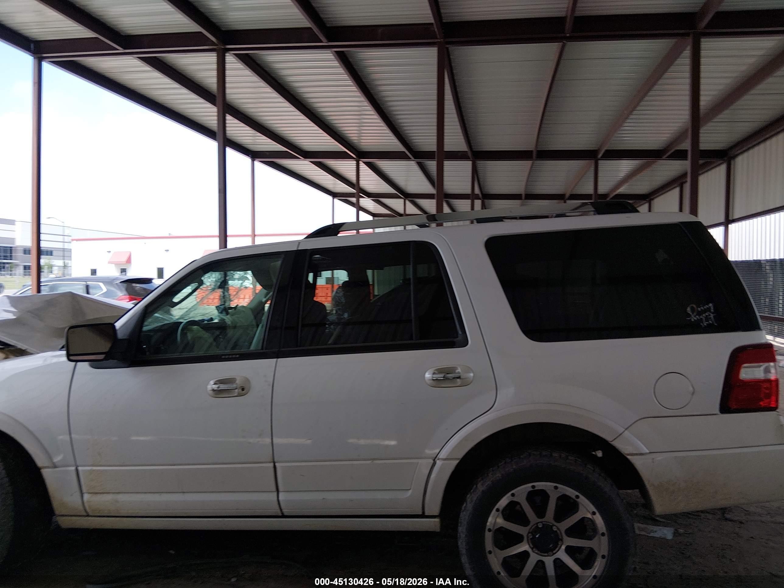 2010 Ford Expedition Limited White vin: 1FMJU1K51AEA00449