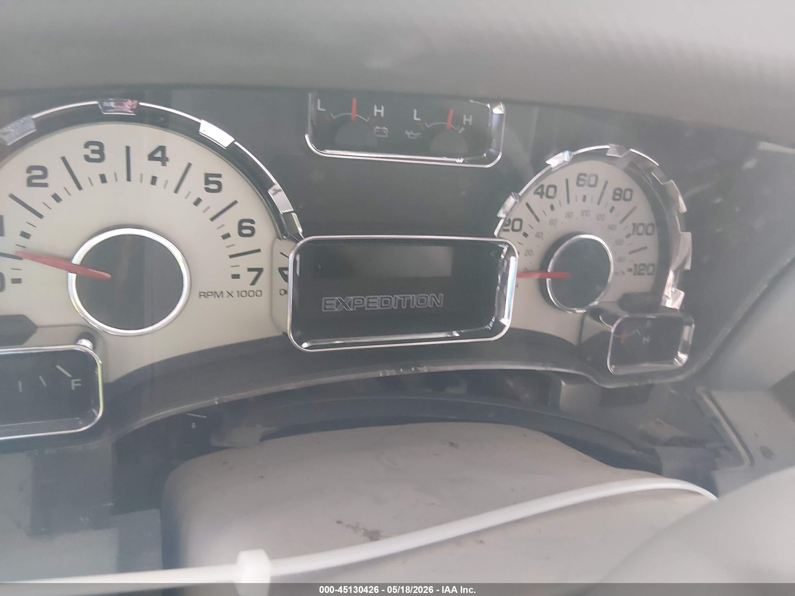 2010 Ford Expedition Limited White vin: 1FMJU1K51AEA00449