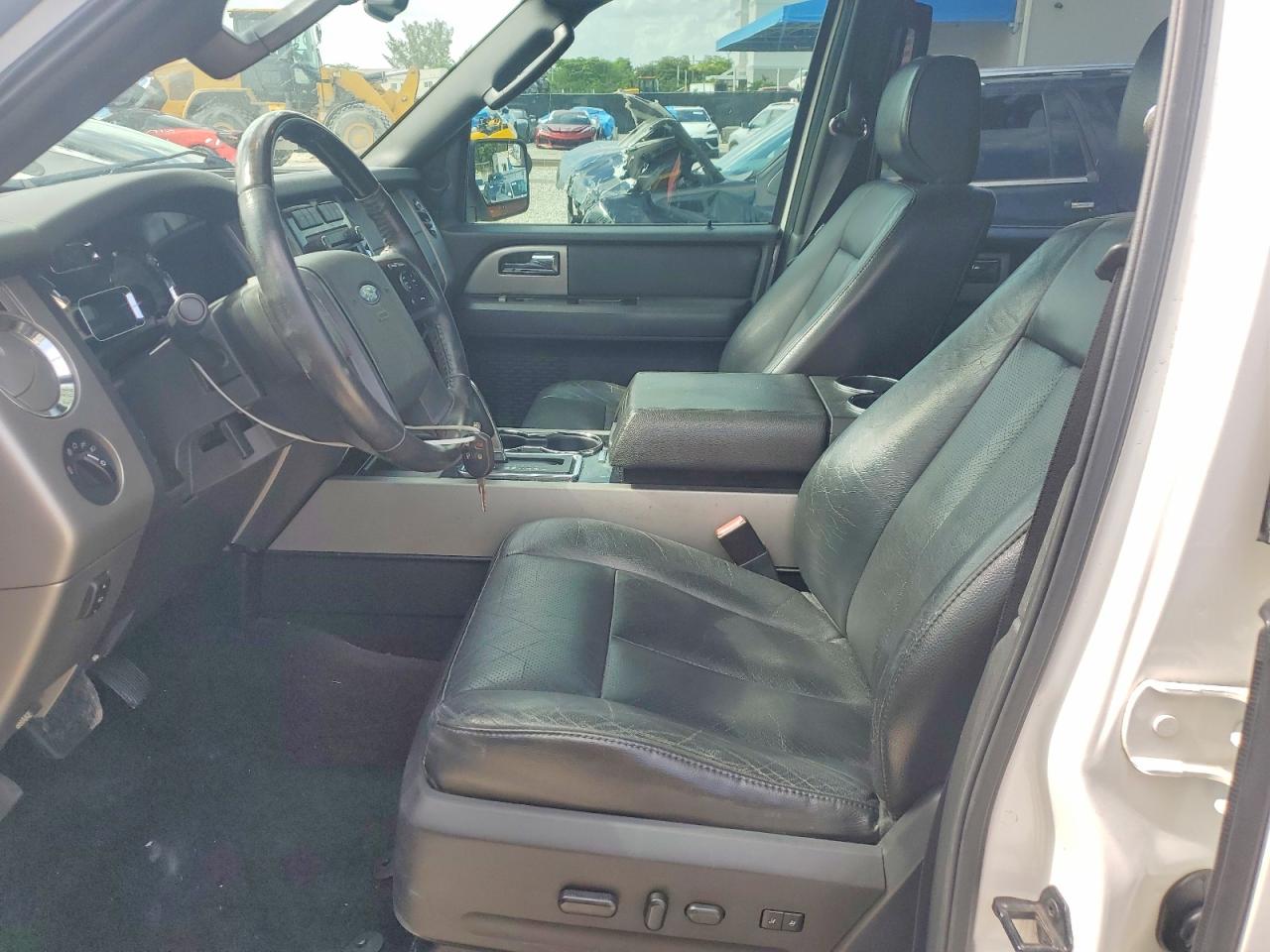 2012 Ford Expedition Limited White vin: 1FMJU1K51CEF57591