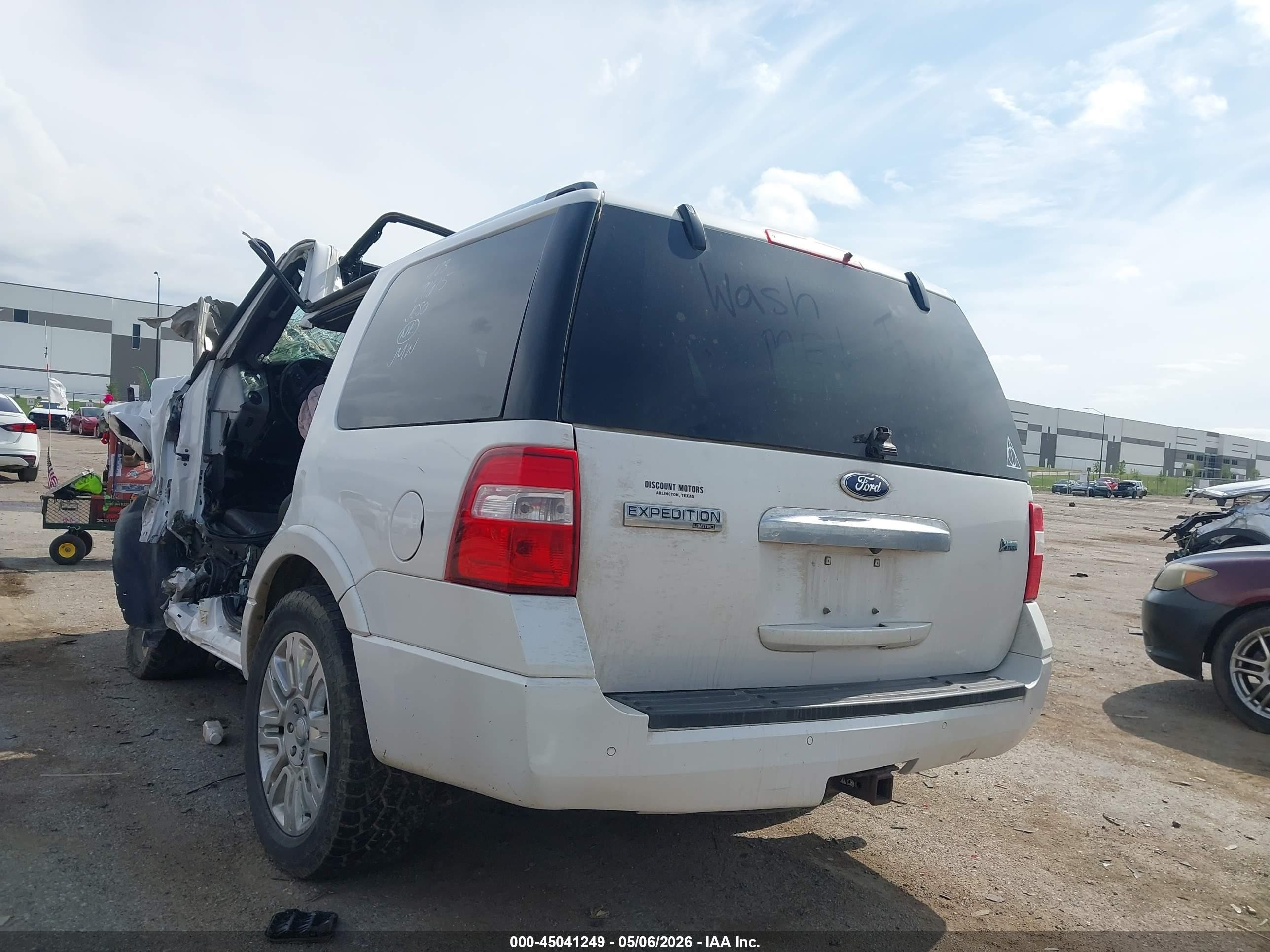 2013 Ford Expedition Limited White vin: 1FMJU1K51DEF70083