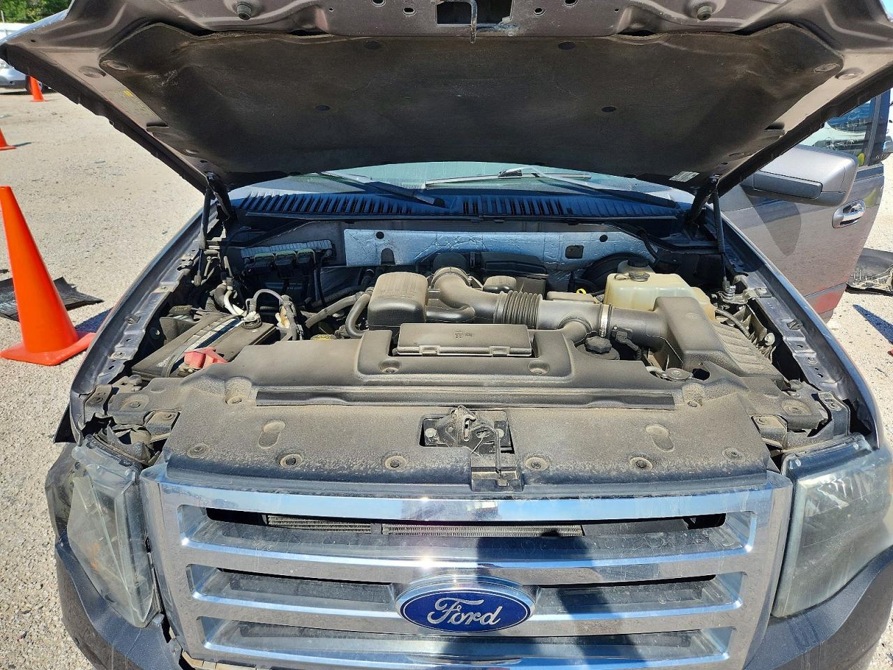 2013 Ford Expedition Limited Gray vin: 1FMJU1K52DEF13827