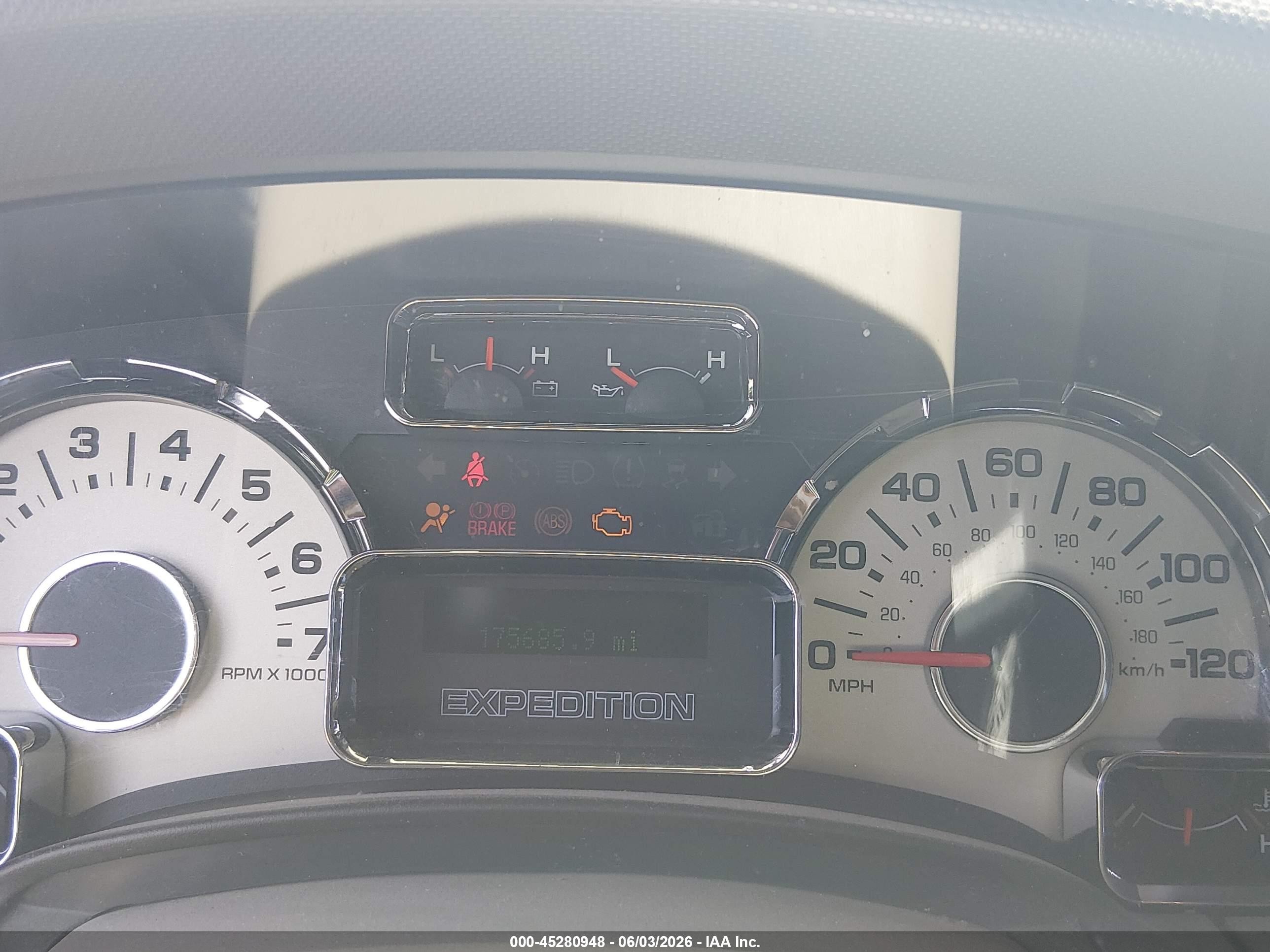 2010 Ford Expedition Limited Red vin: 1FMJU1K53AEA63486