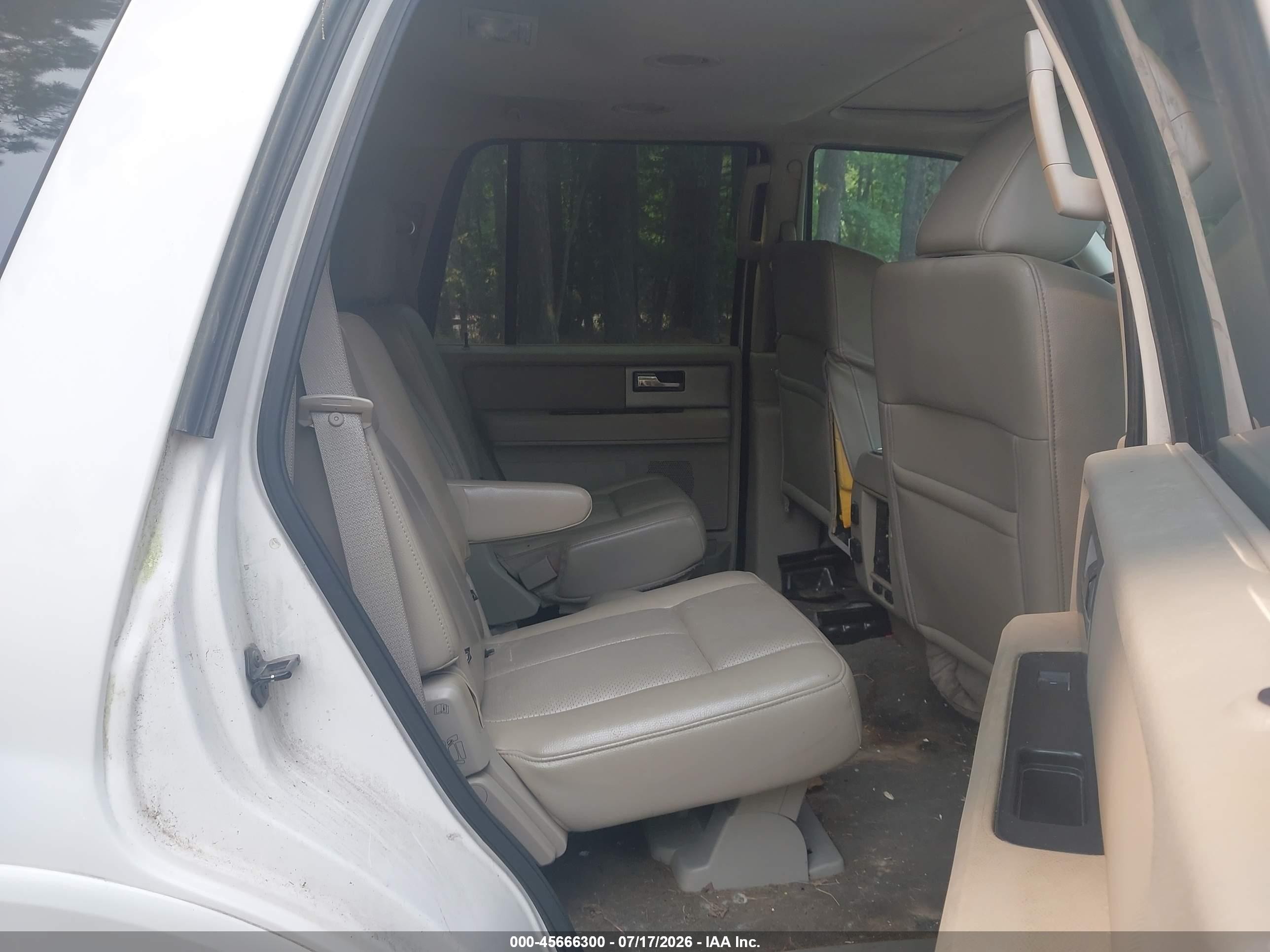 2011 Ford Expedition Limited White vin: 1FMJU1K53BEF29323