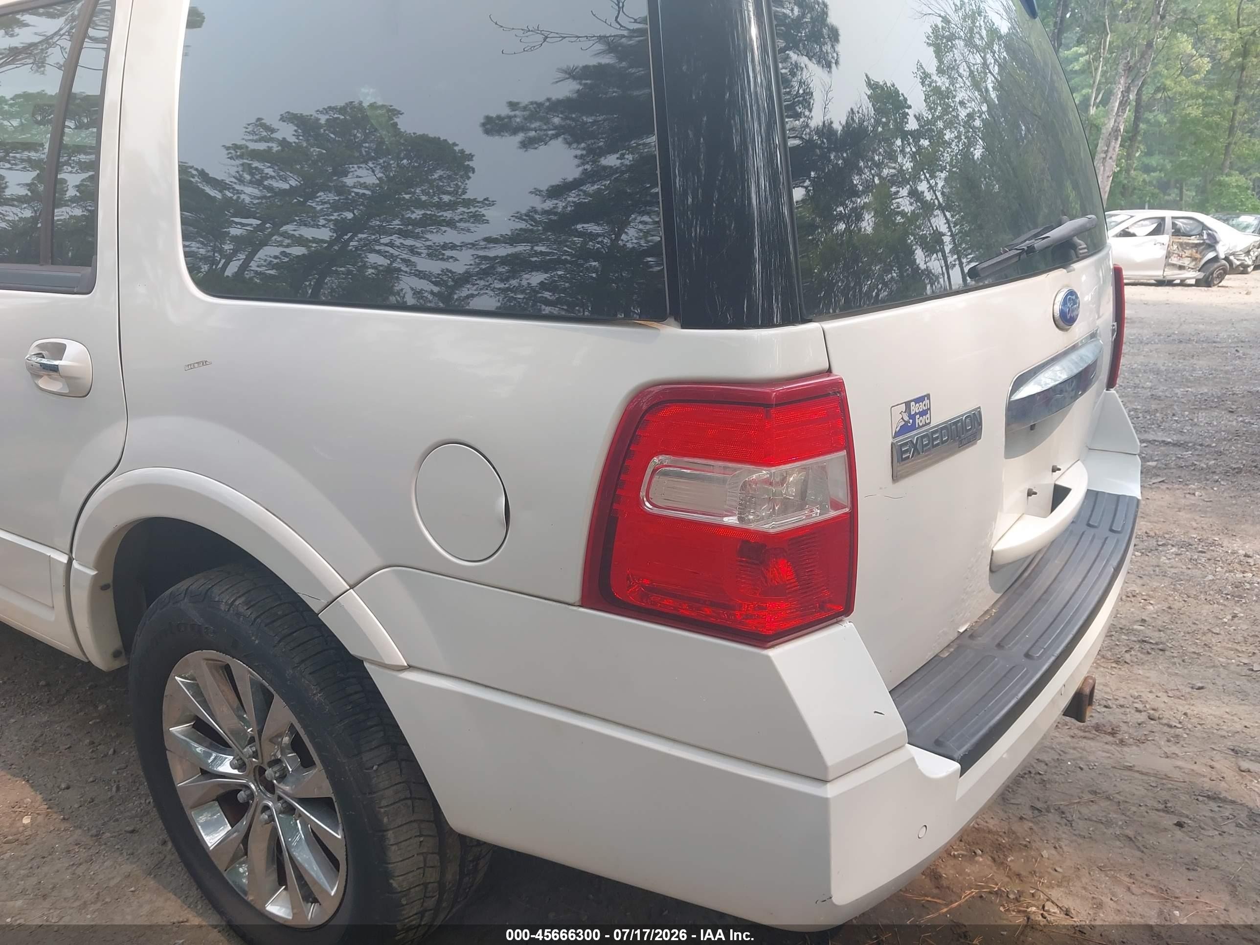 2011 Ford Expedition Limited White vin: 1FMJU1K53BEF29323