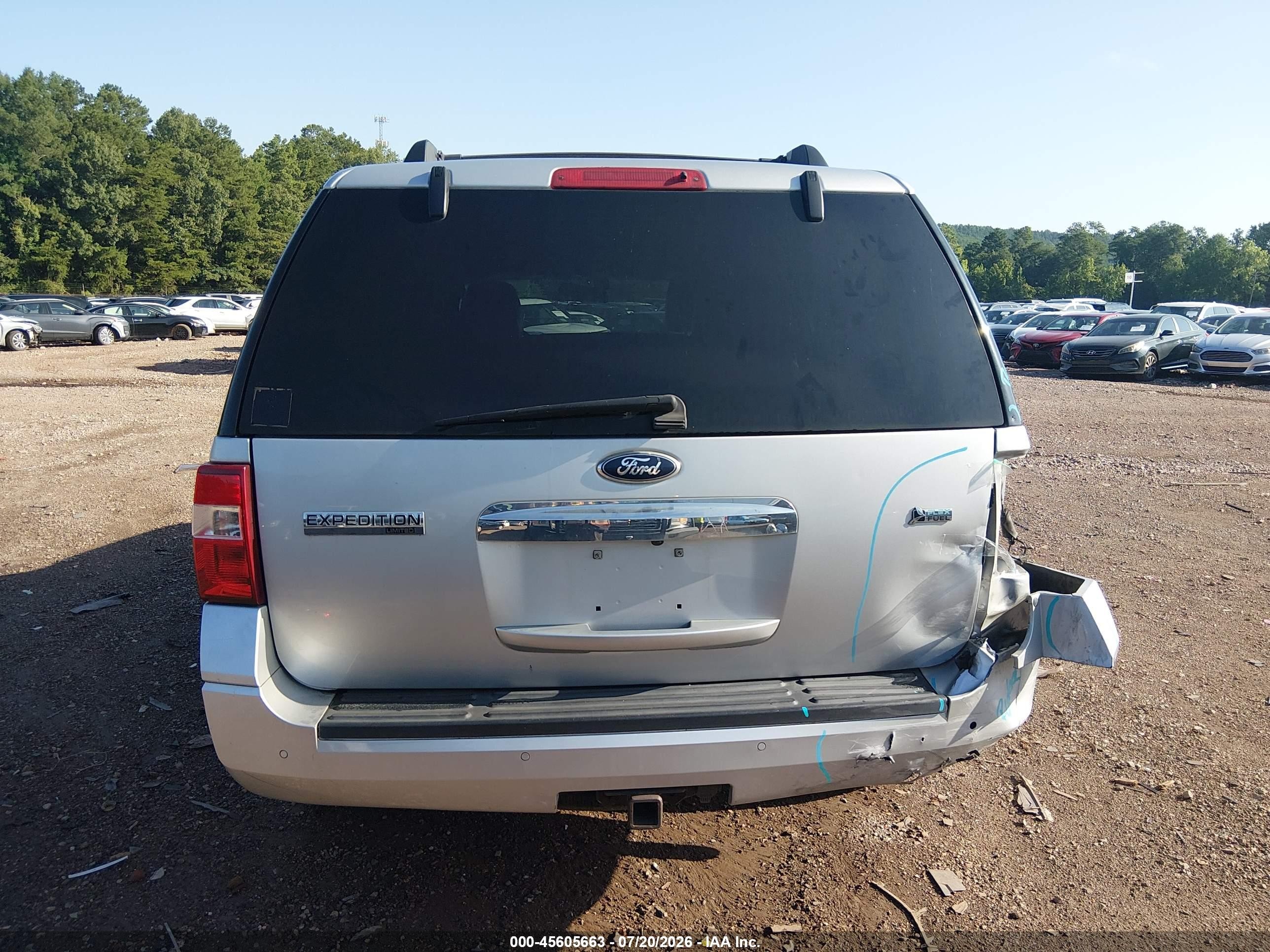 2013 Ford Expedition Limited Серебряный vin: 1FMJU1K53DEF11147