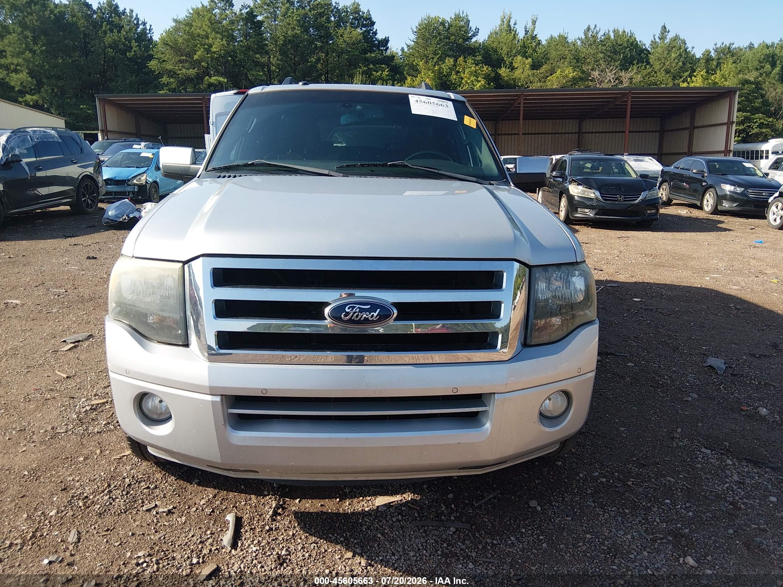 2013 Ford Expedition Limited Серебряный vin: 1FMJU1K53DEF11147