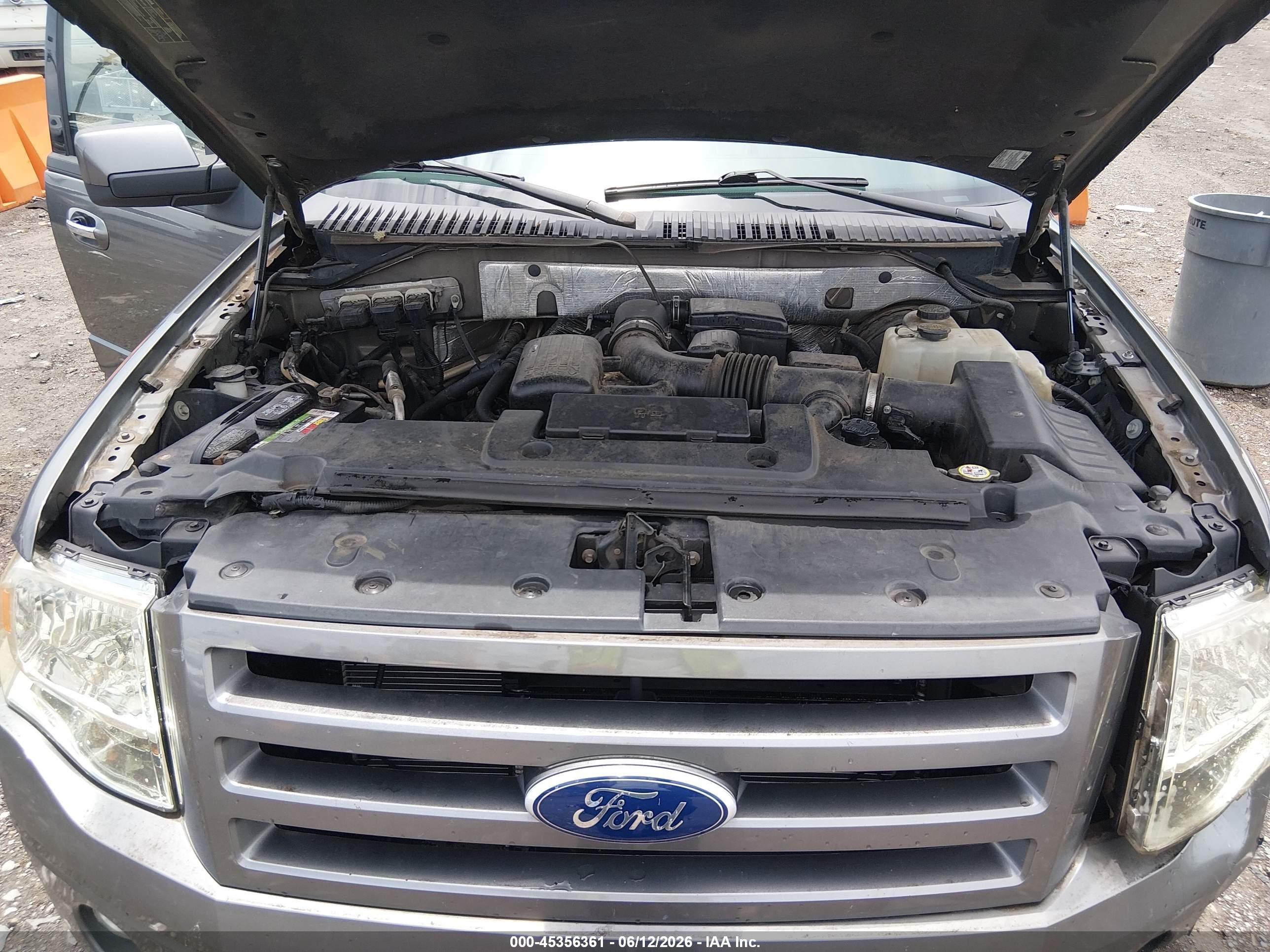 2010 Ford Expedition Limited Серый vin: 1FMJU1K54AEA76490