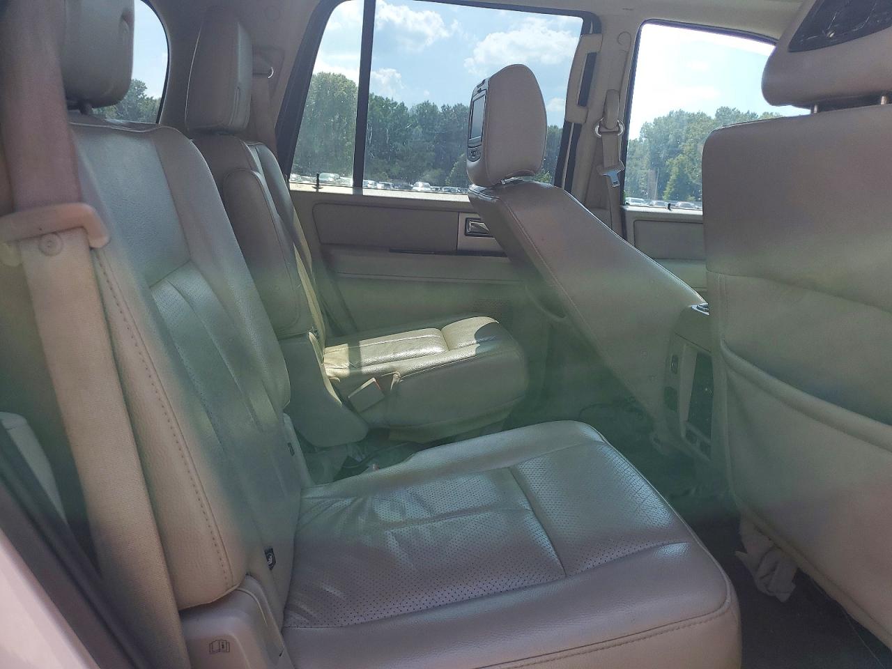 2012 Ford Expedition Limited White vin: 1FMJU1K54CEF15450