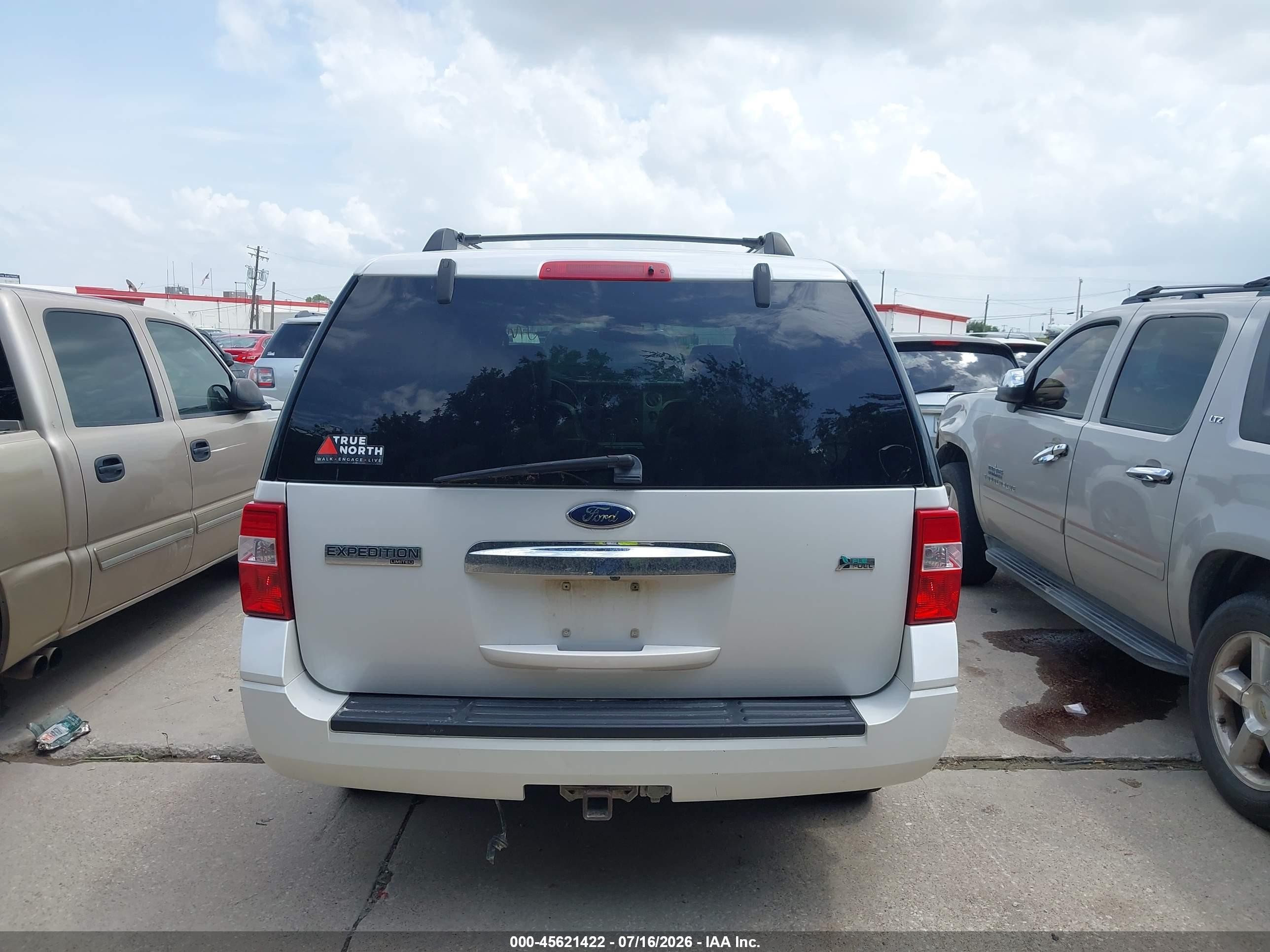 2010 Ford Expedition Limited Белый vin: 1FMJU1K55AEA20512