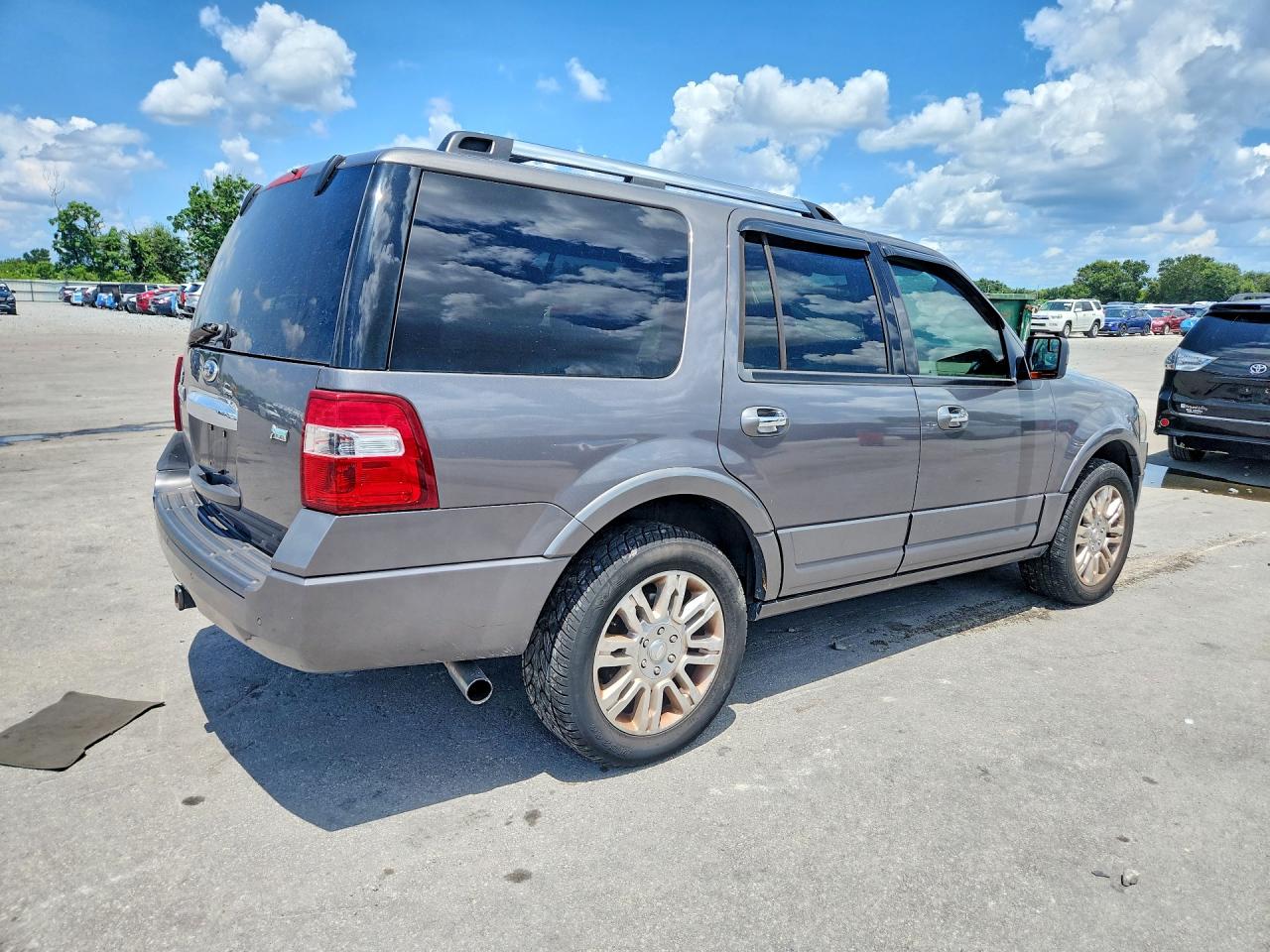 2013 Ford Expedition Limited Gray vin: 1FMJU1K55DEF46028