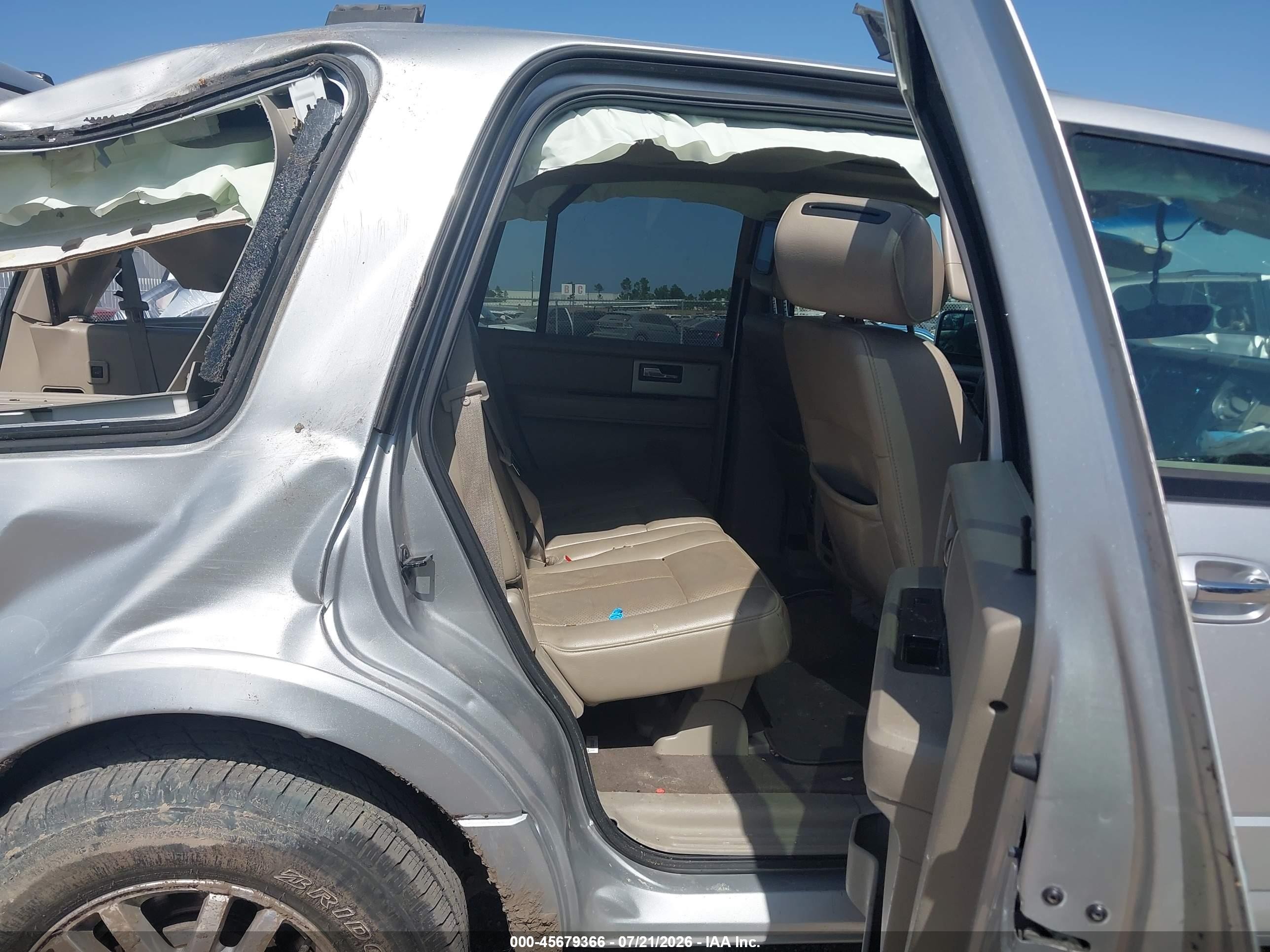 2013 Ford Expedition Limited Silver vin: 1FMJU1K55DEF58549