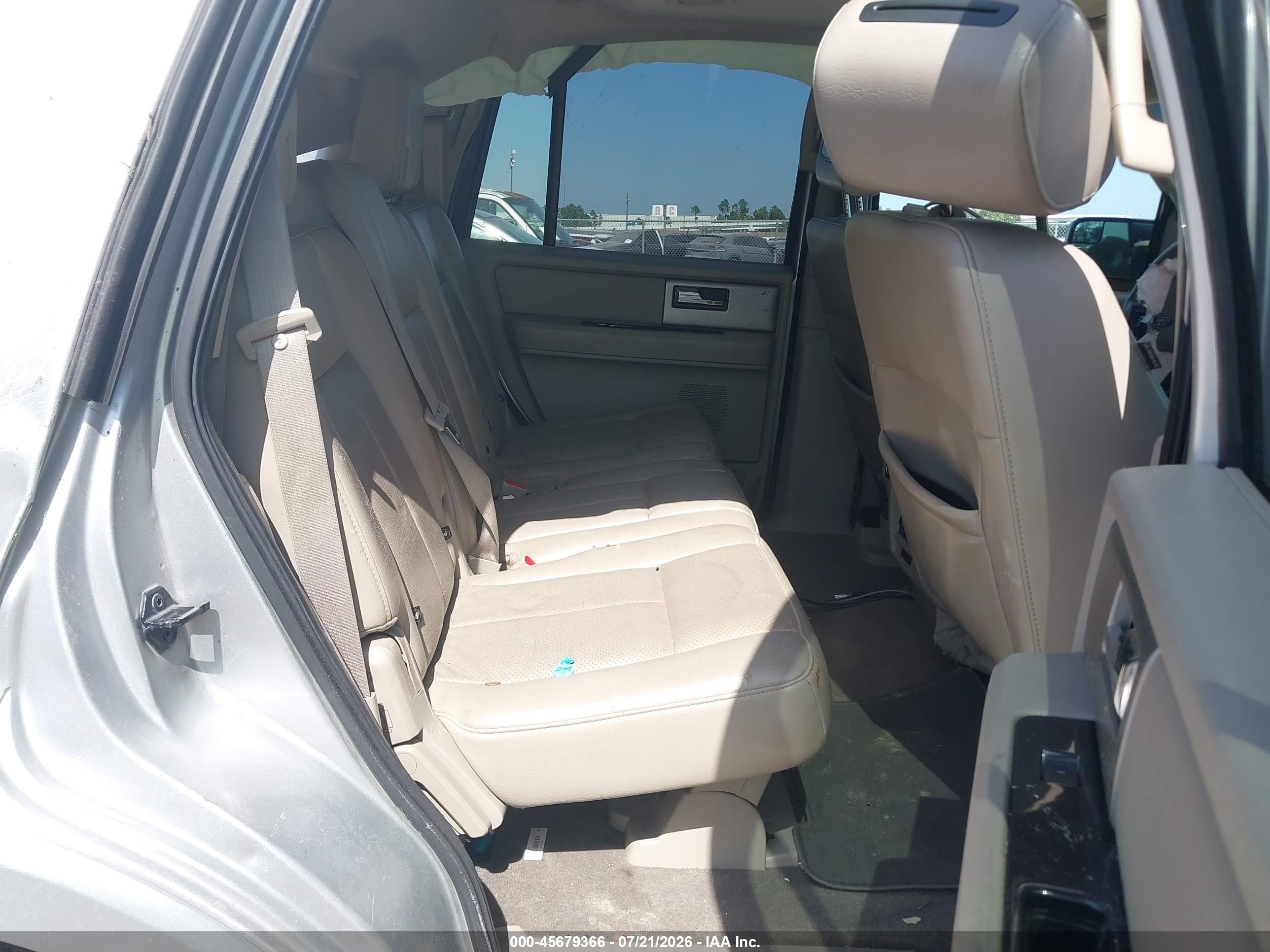 2013 Ford Expedition Limited Silver vin: 1FMJU1K55DEF58549