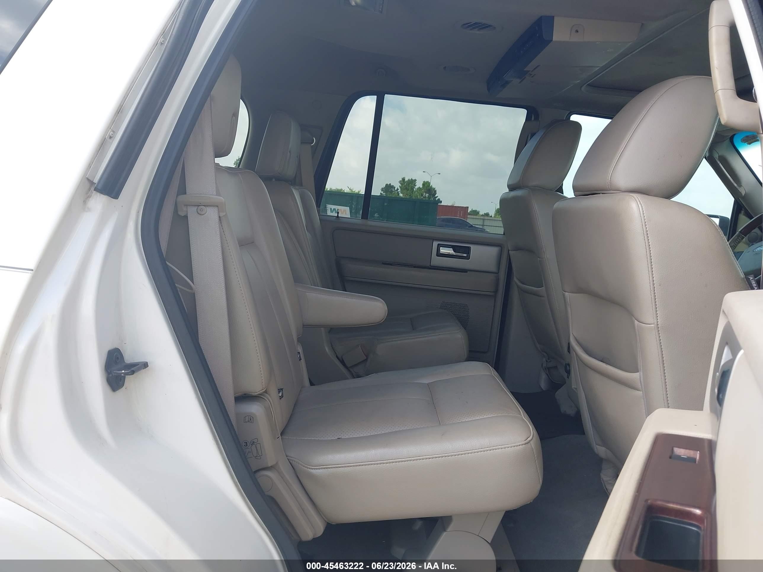 2010 Ford Expedition Limited Белый vin: 1FMJU1K56AEA54264