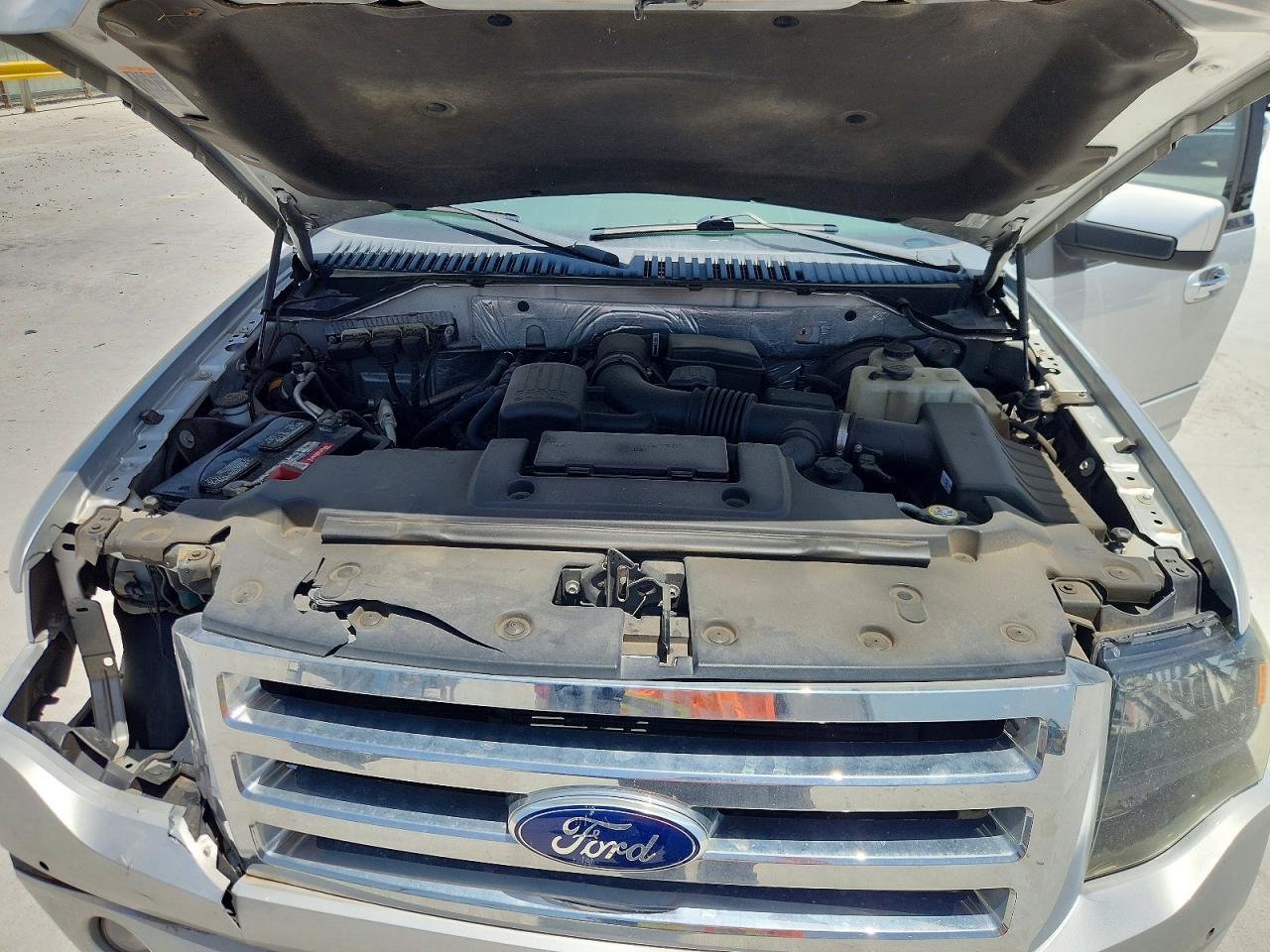 2014 Ford Expedition Silver vin: 1FMJU1K56EEF62563