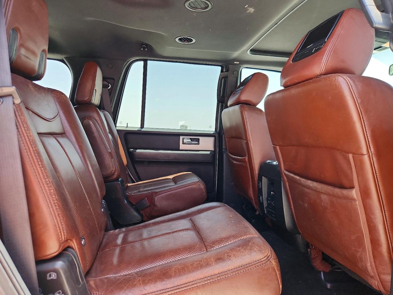 2014 Ford Expedition Silver vin: 1FMJU1K56EEF62563