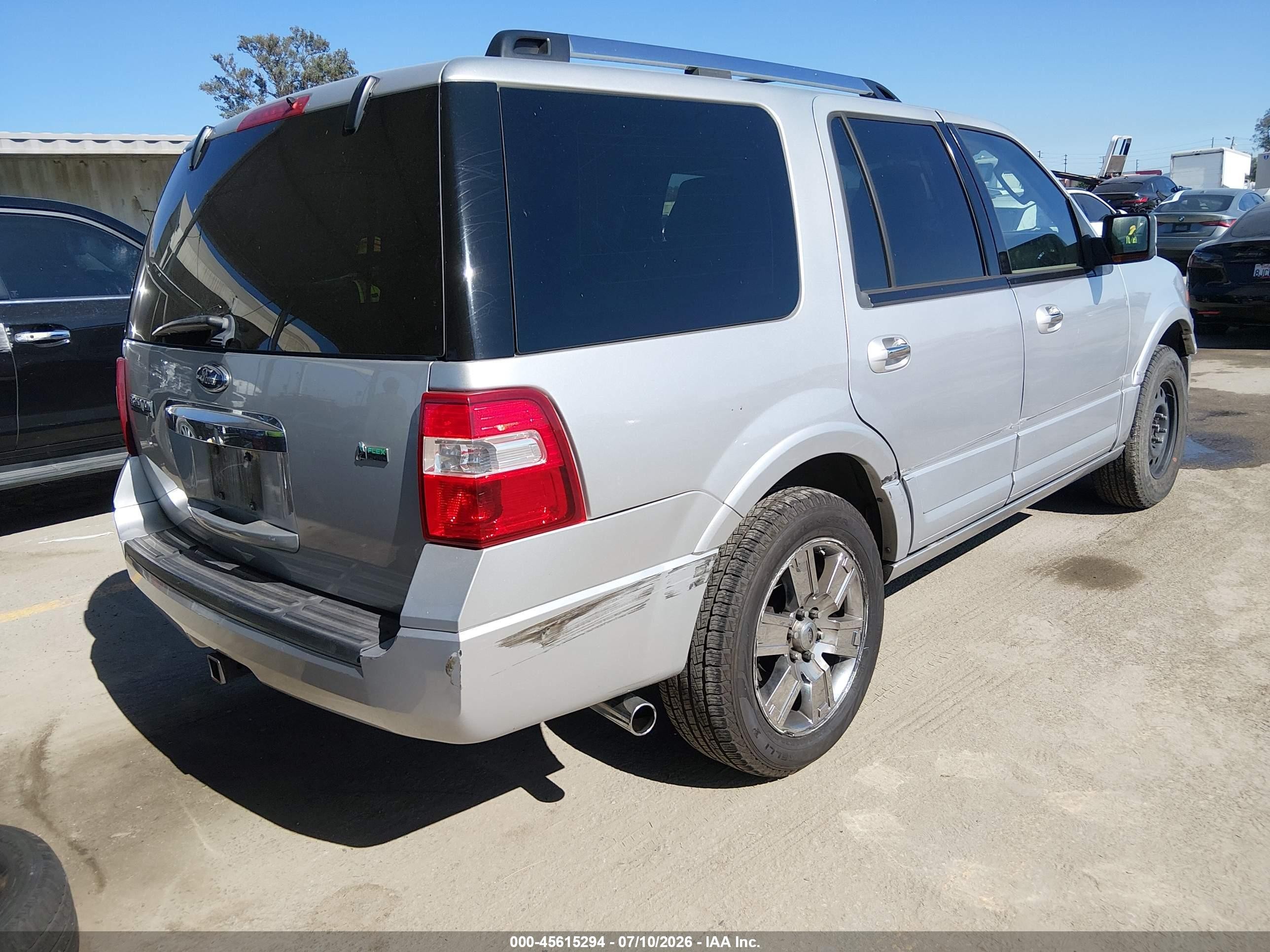 2010 Ford Expedition Limited Silver vin: 1FMJU1K59AEB72356