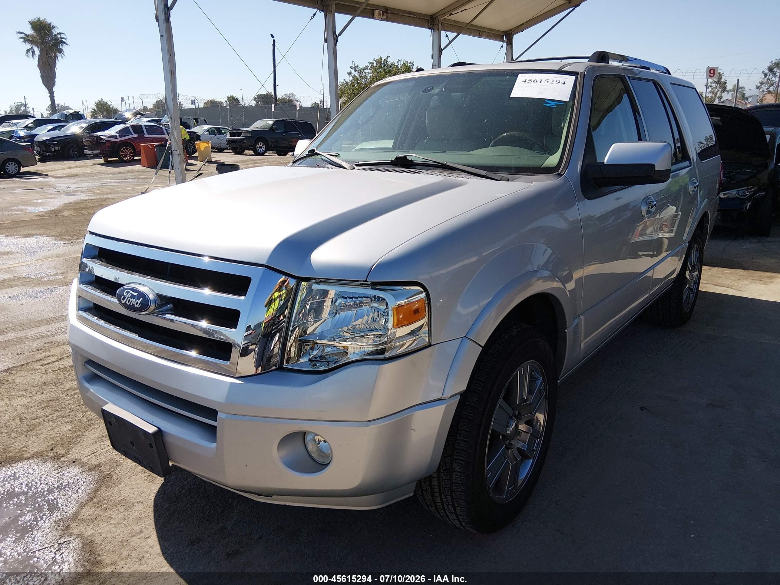 2010 Ford Expedition Limited Silver vin: 1FMJU1K59AEB72356