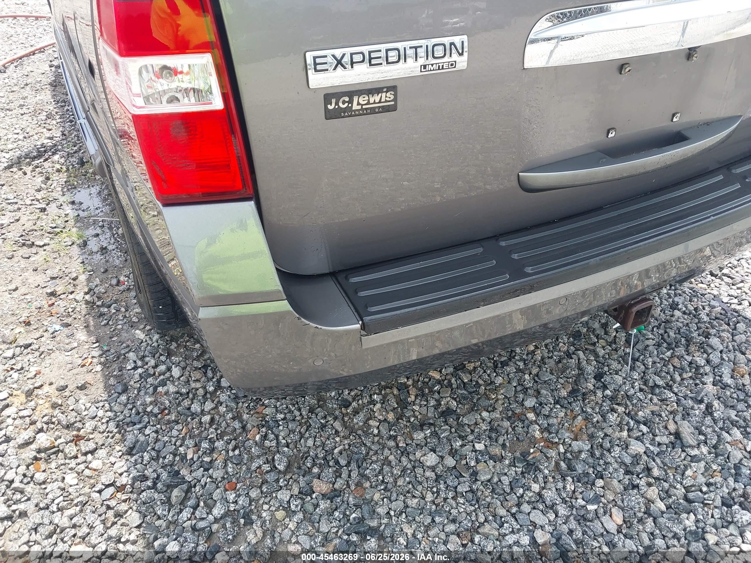 2011 Ford Expedition Limited Gray vin: 1FMJU1K59BEF02028