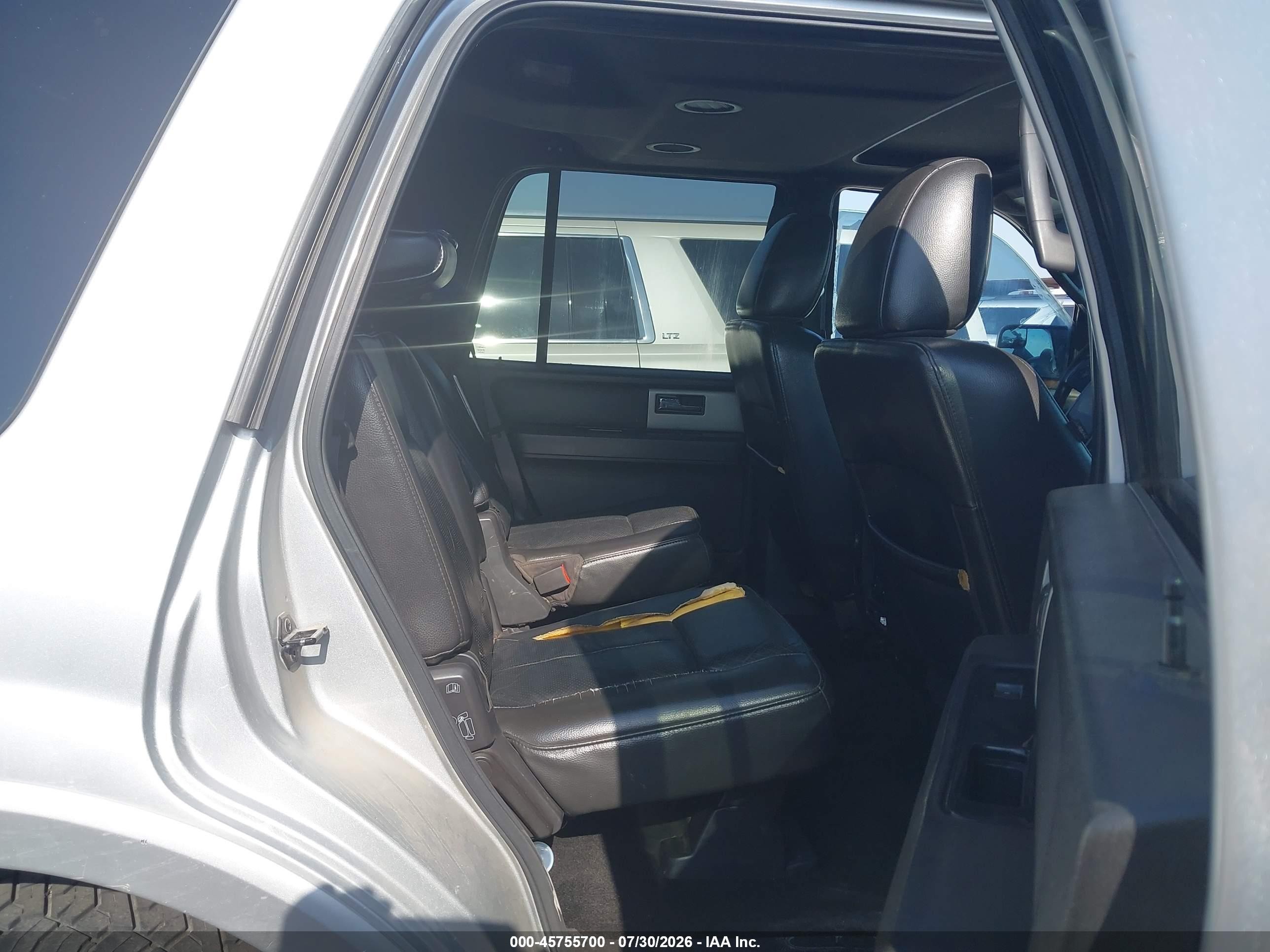 2012 Ford Expedition Limited Silver vin: 1FMJU1K59CEF11071