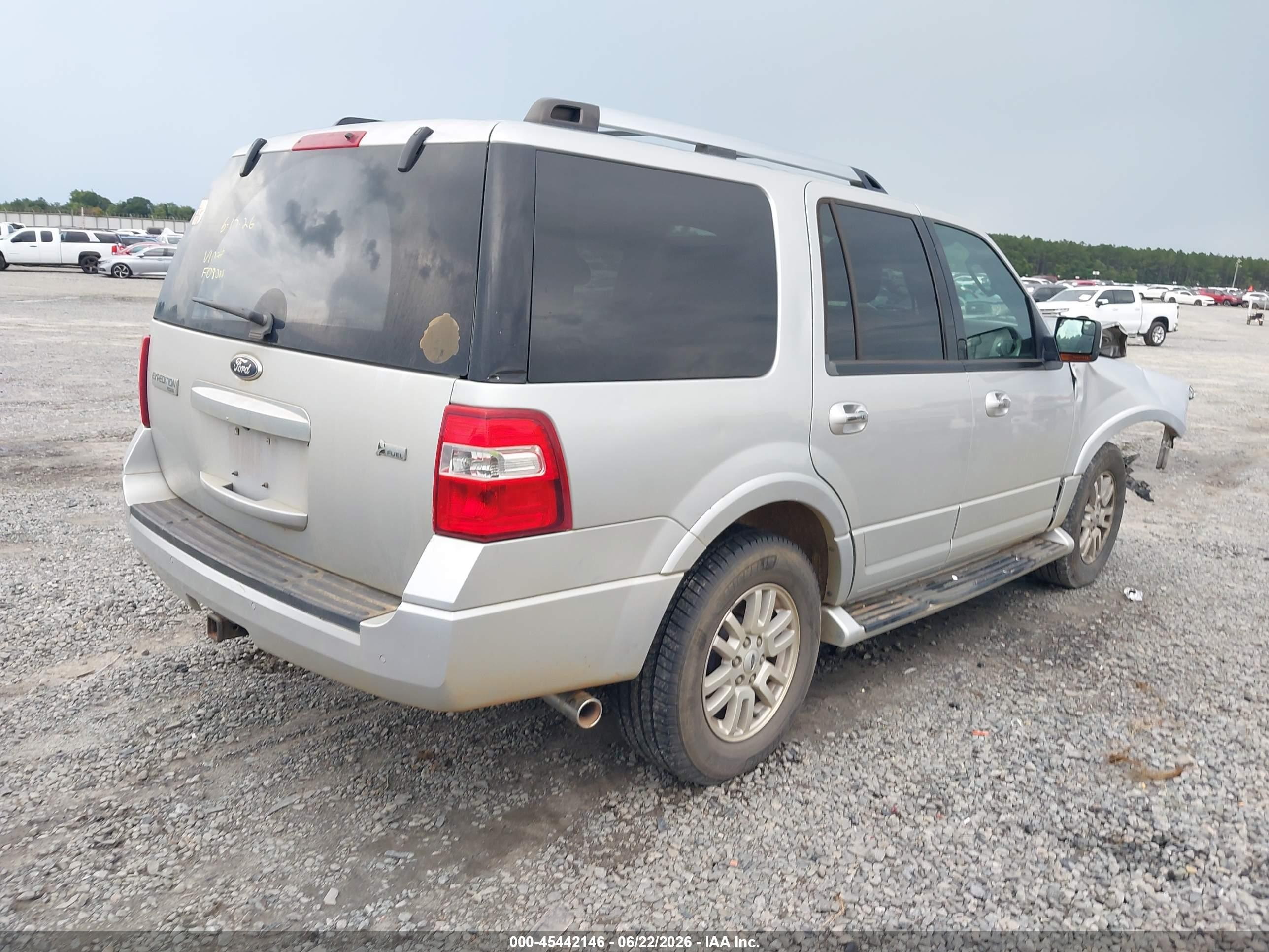 2013 Ford Expedition Limited Silver vin: 1FMJU1K5XDEF08388