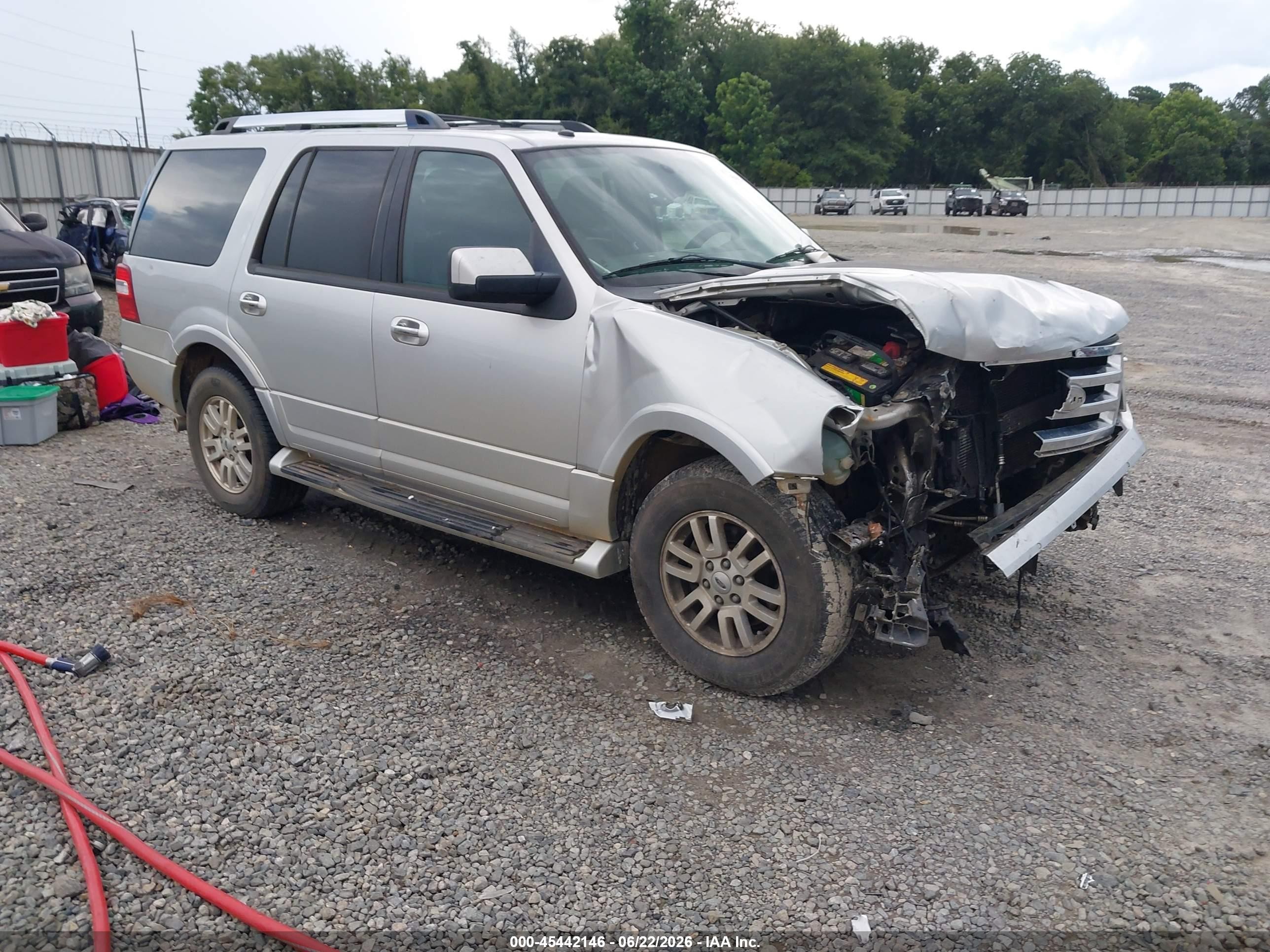 2013 Ford Expedition Limited Silver vin: 1FMJU1K5XDEF08388