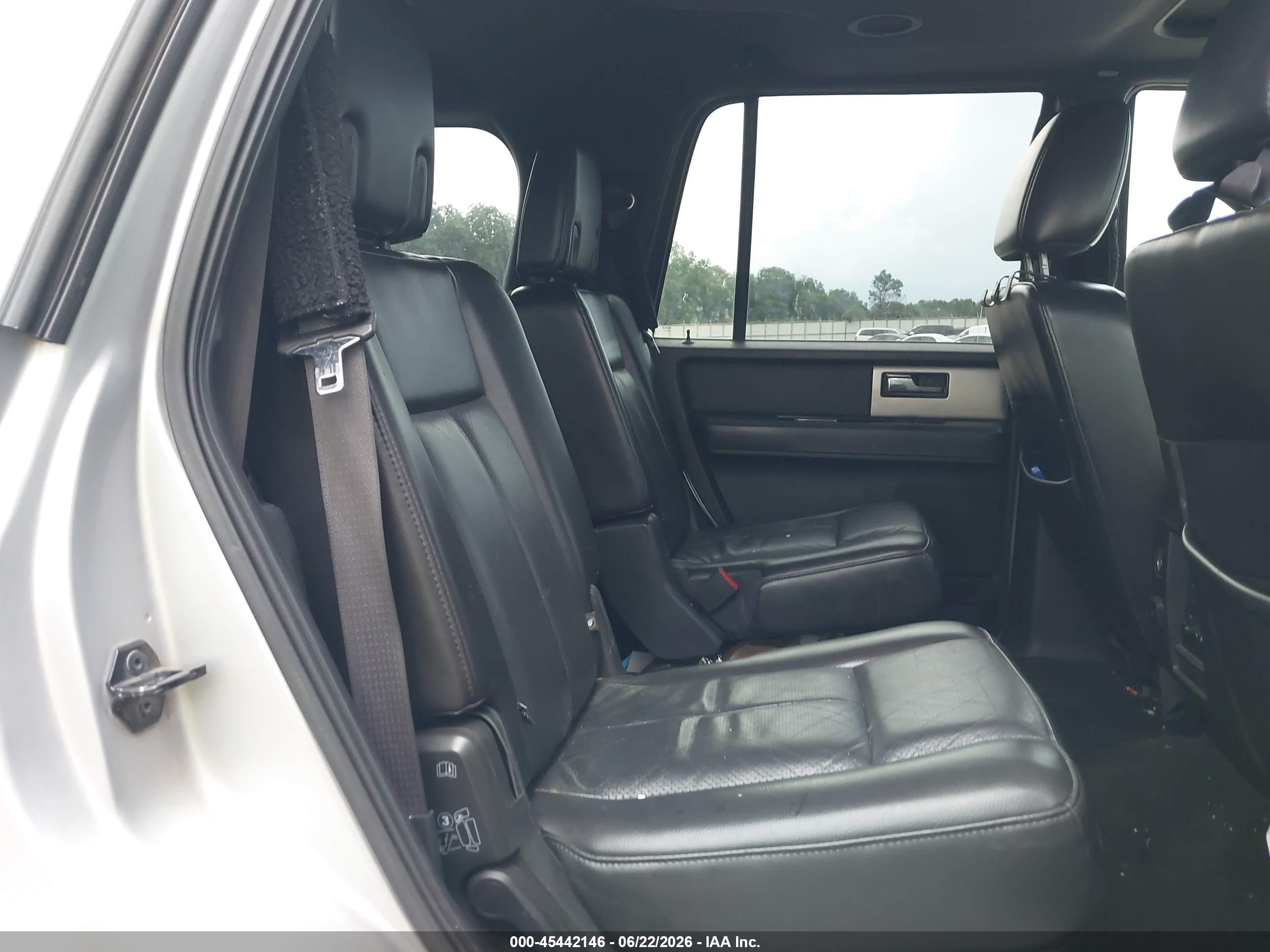 2013 Ford Expedition Limited Silver vin: 1FMJU1K5XDEF08388