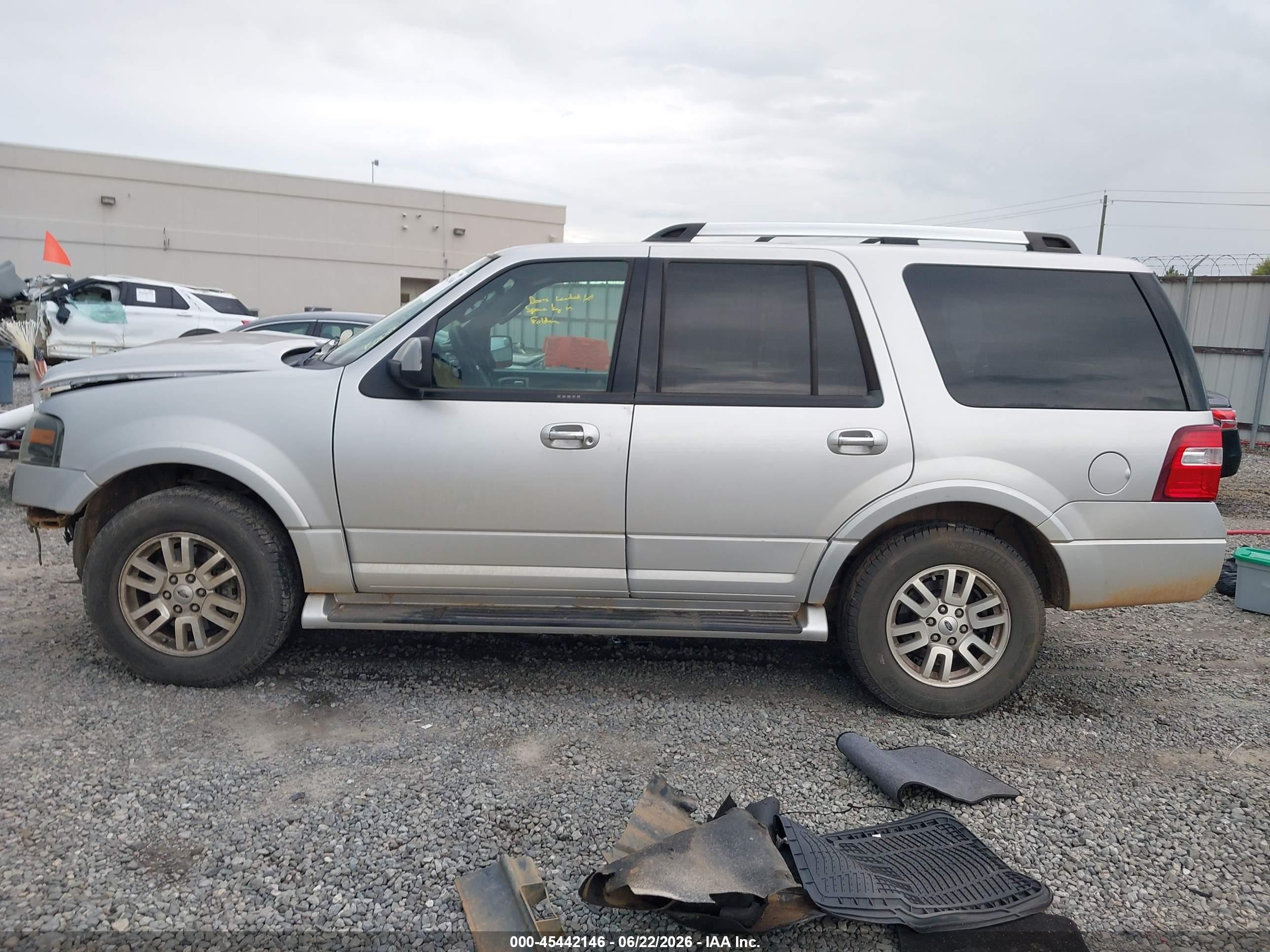 2013 Ford Expedition Limited Silver vin: 1FMJU1K5XDEF08388