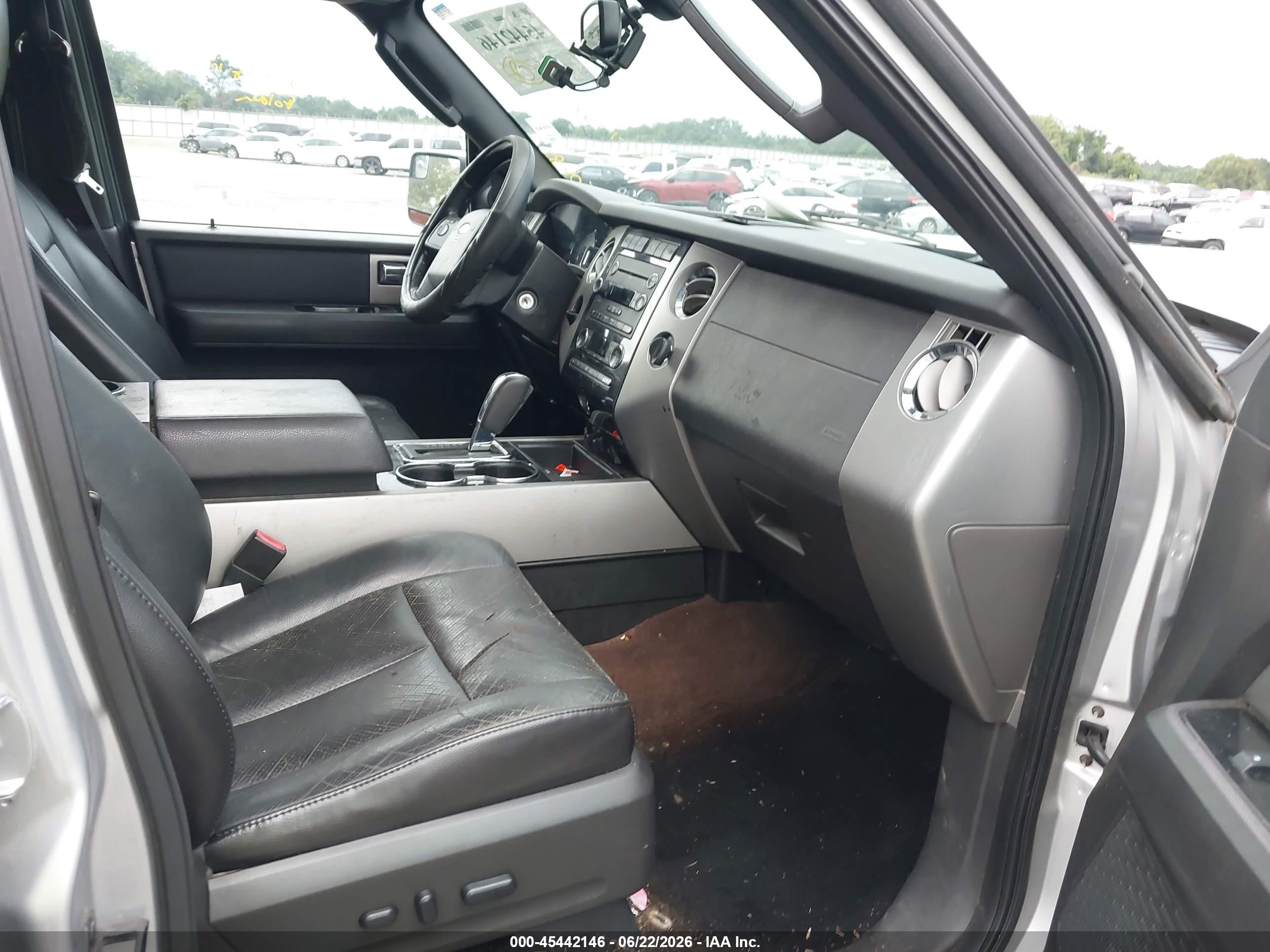 2013 Ford Expedition Limited Silver vin: 1FMJU1K5XDEF08388