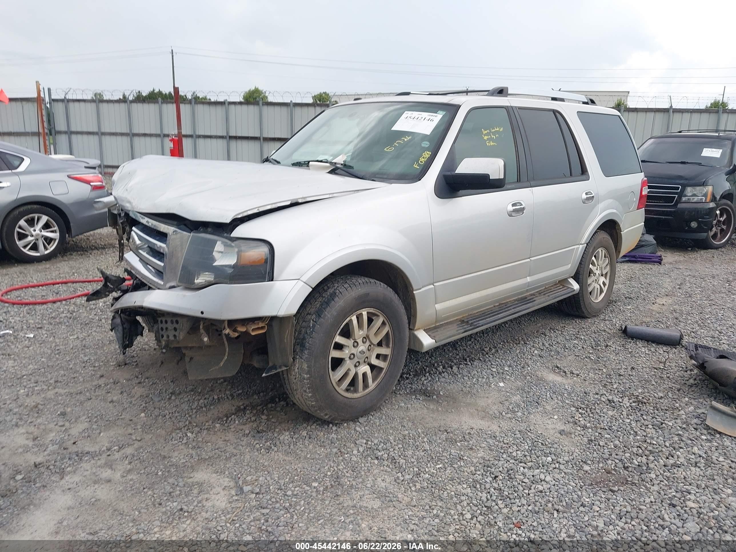 2013 Ford Expedition Limited Silver vin: 1FMJU1K5XDEF08388
