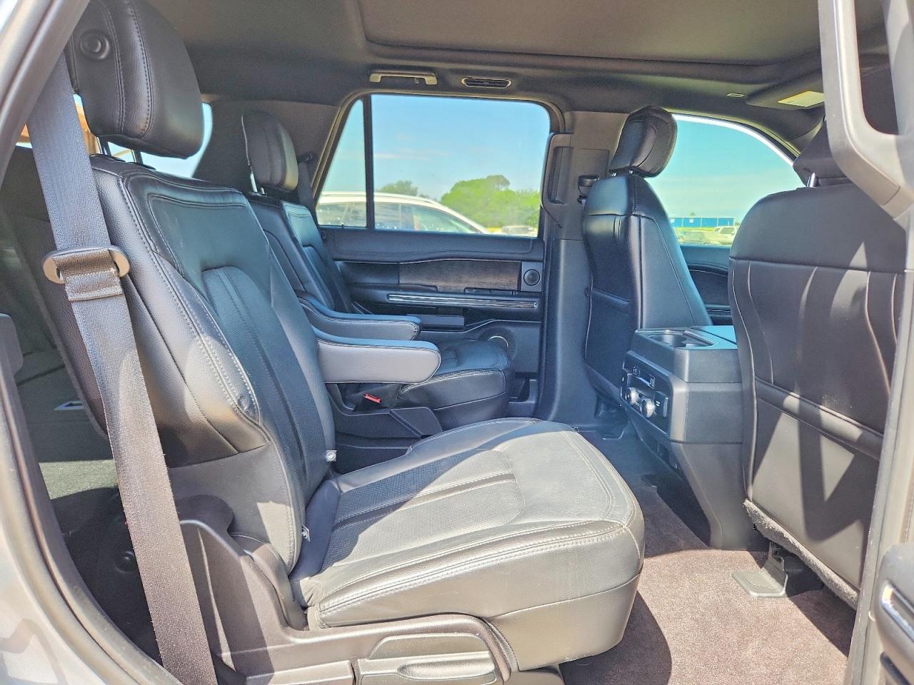 2020 Ford Expedition Limited Silver vin: 1FMJU1KT1LEA00789