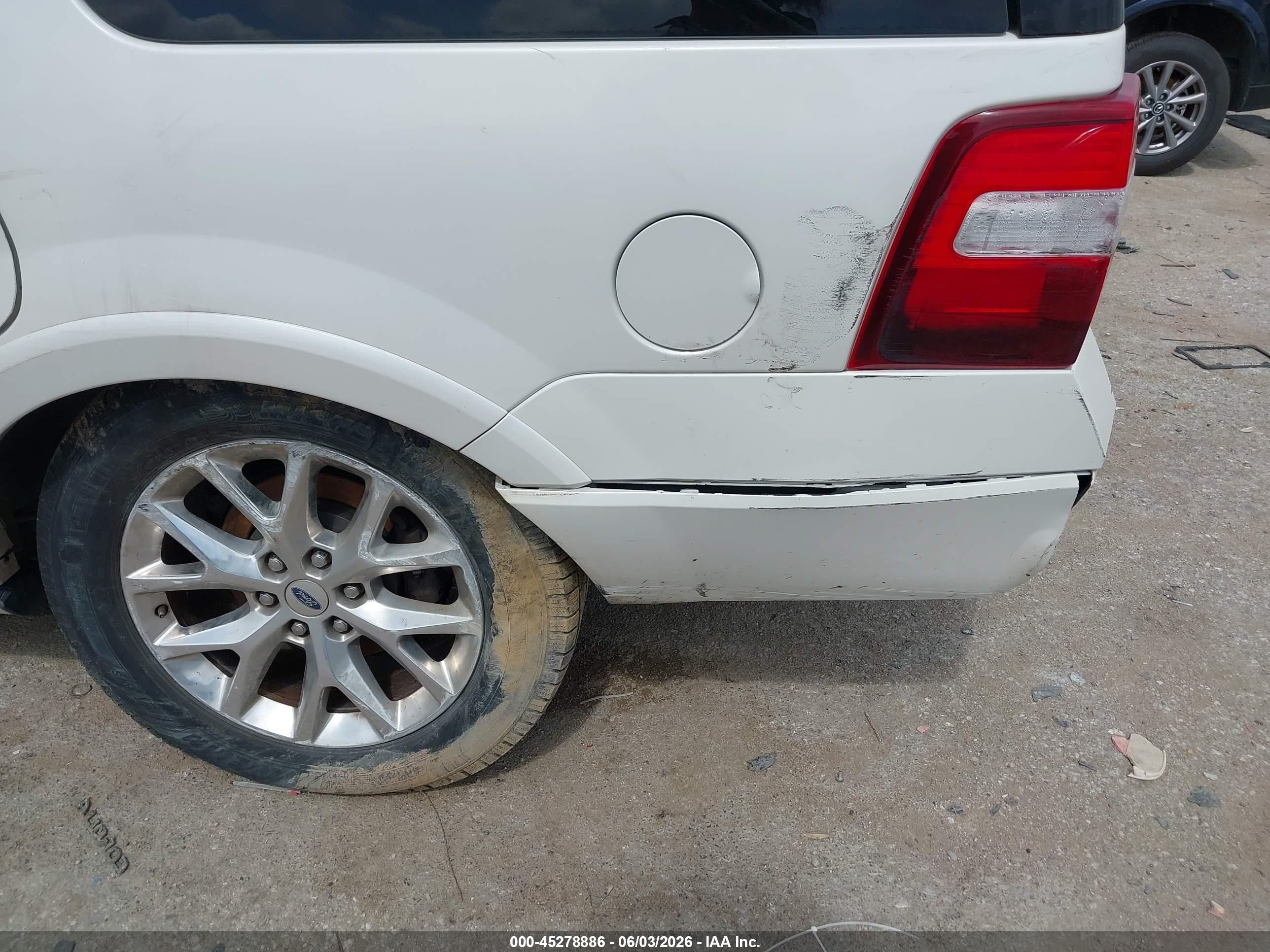 2015 Ford Expedition Limited White vin: 1FMJU1KT5FEF11118