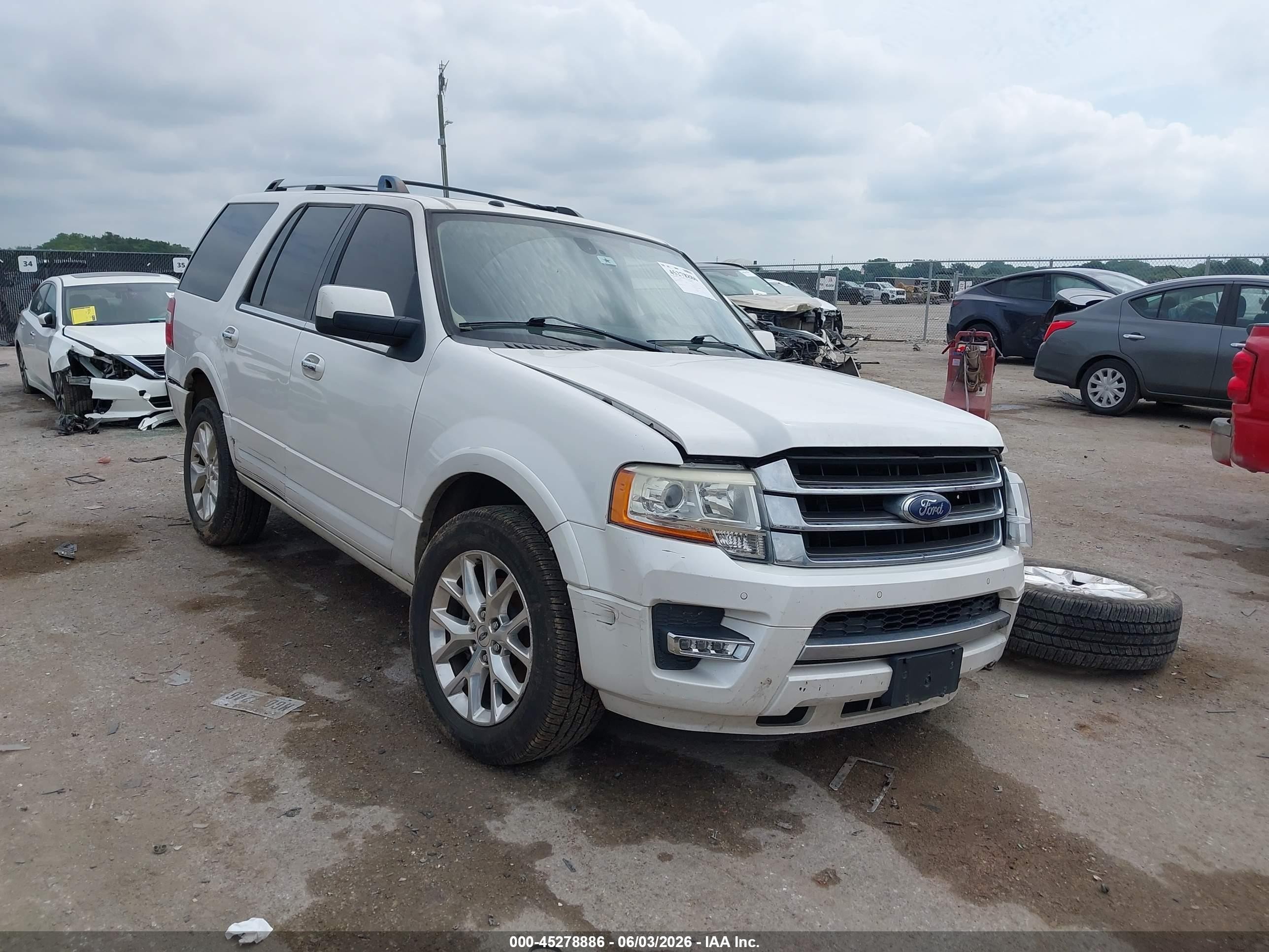 1FMJU1KT5FEF11118