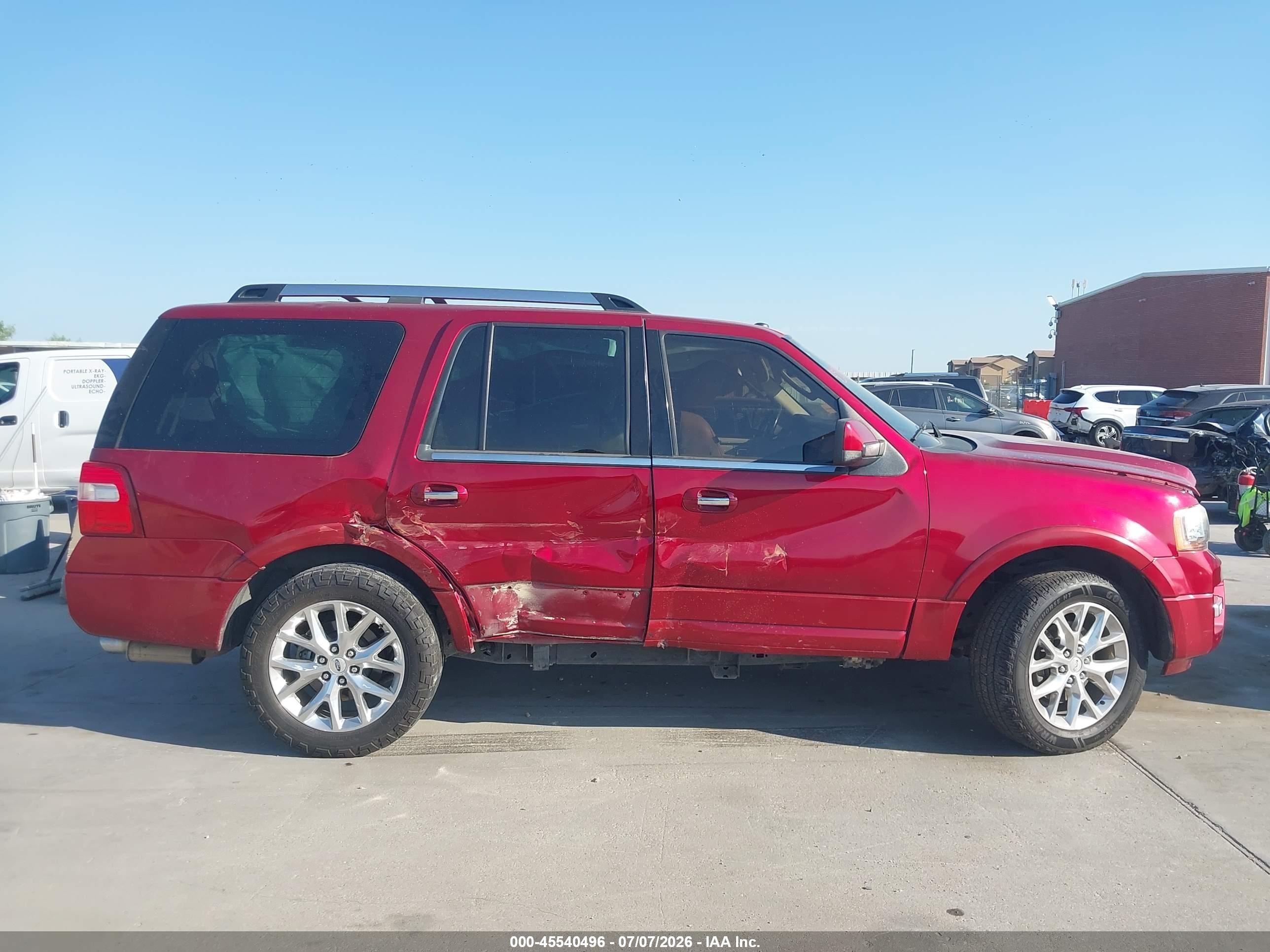 2015 Ford Expedition Limited Red vin: 1FMJU1KTXFEF28139