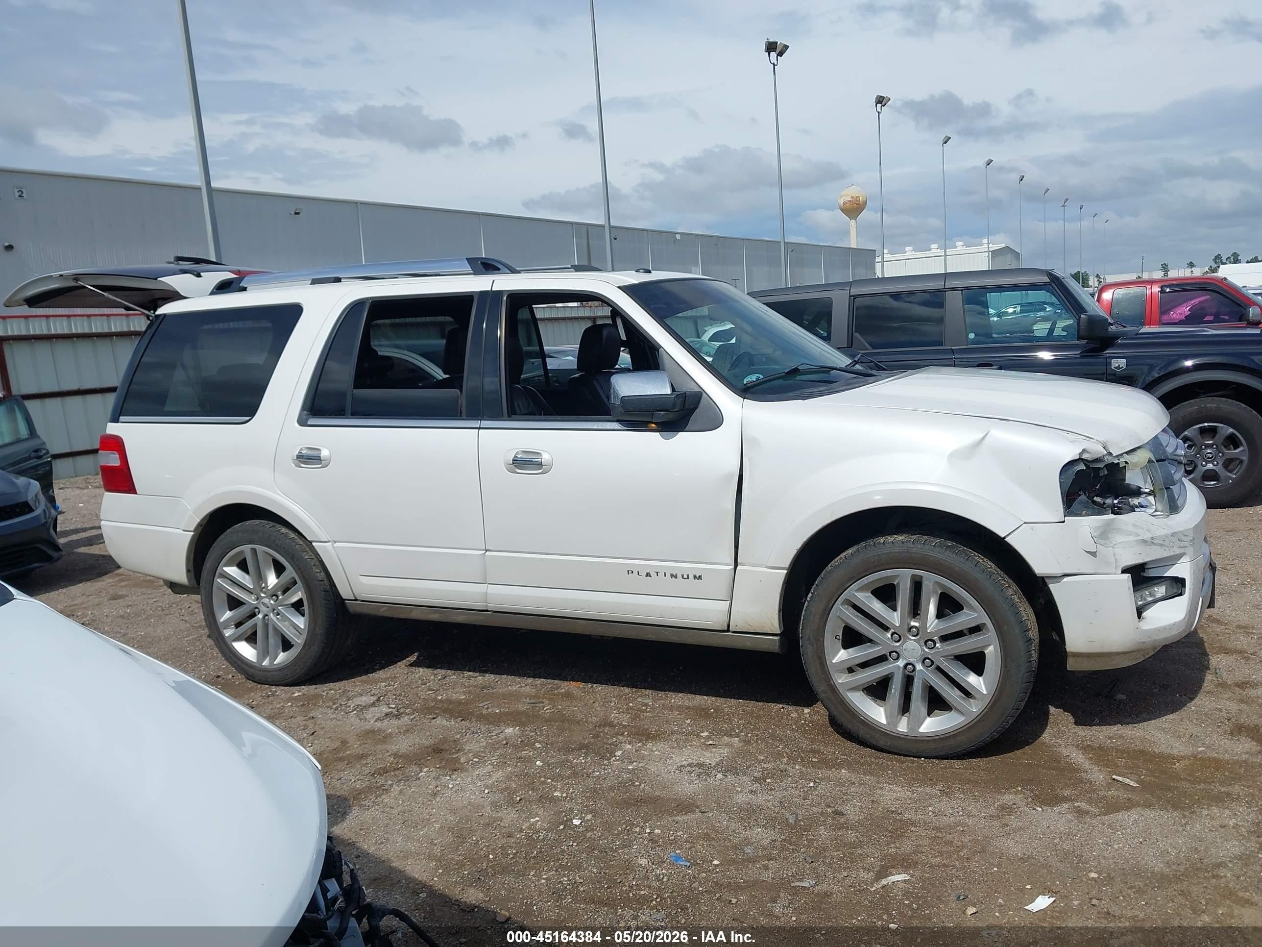 2015 Ford Expedition Platinum White vin: 1FMJU1LT0FEF00946
