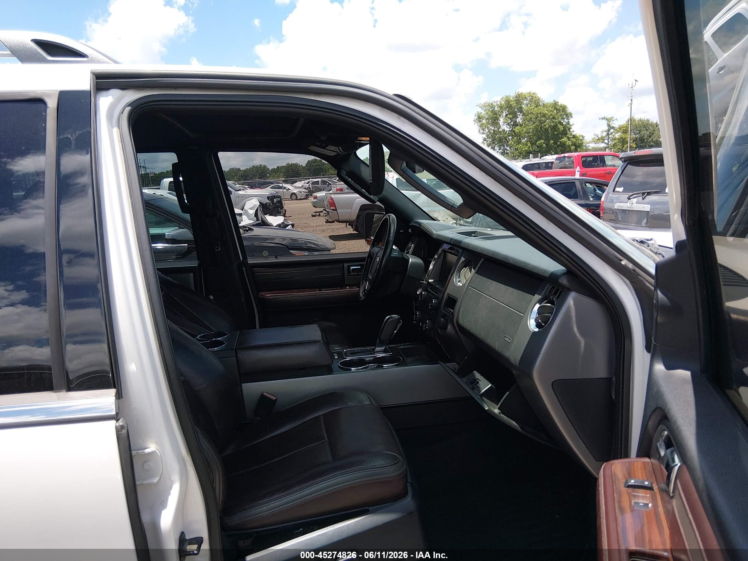 2015 Ford Expedition Platinum White vin: 1FMJU1LT4FEF34873