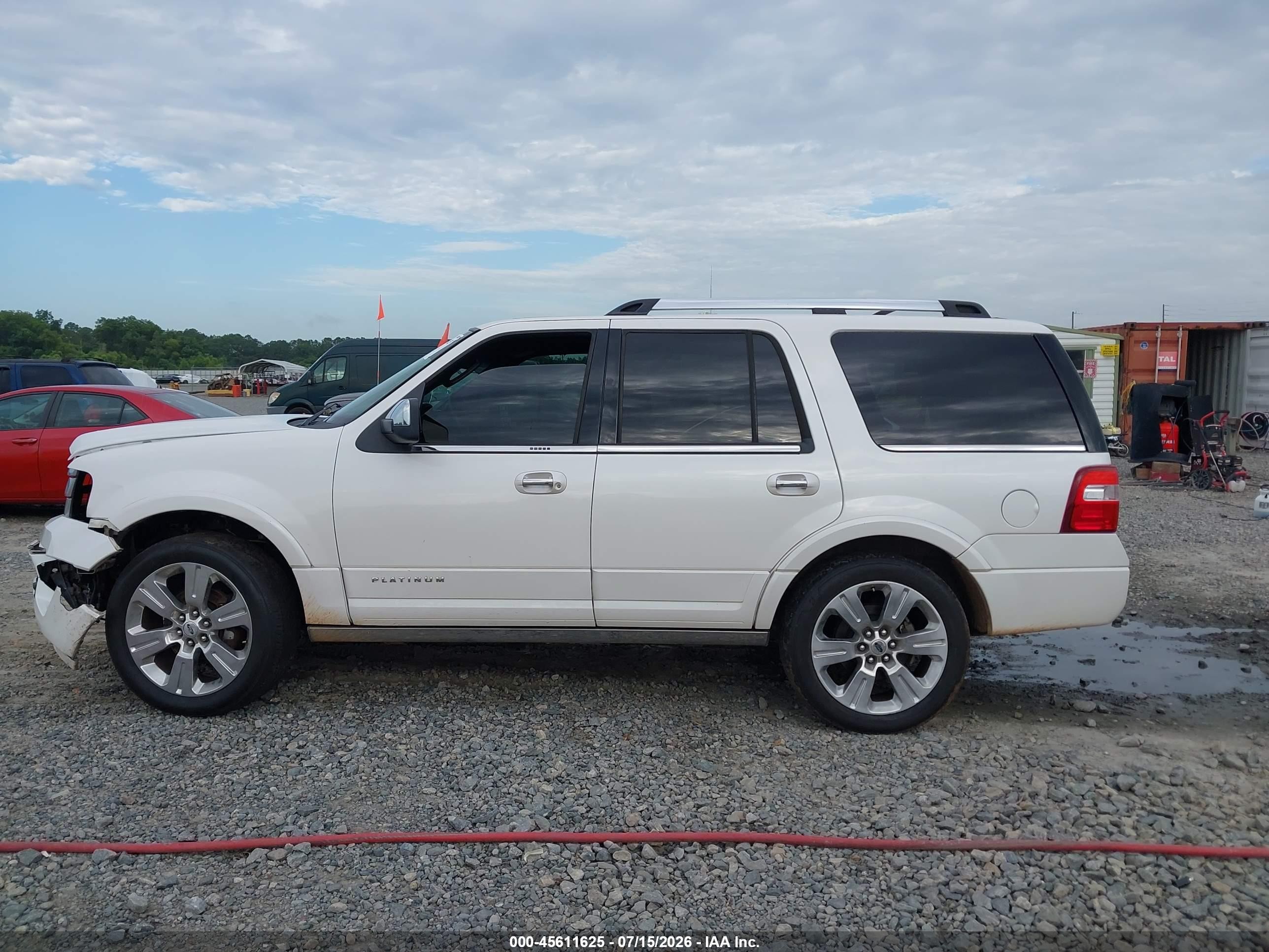 2015 Ford Expedition Platinum White vin: 1FMJU1LTXFEF13462