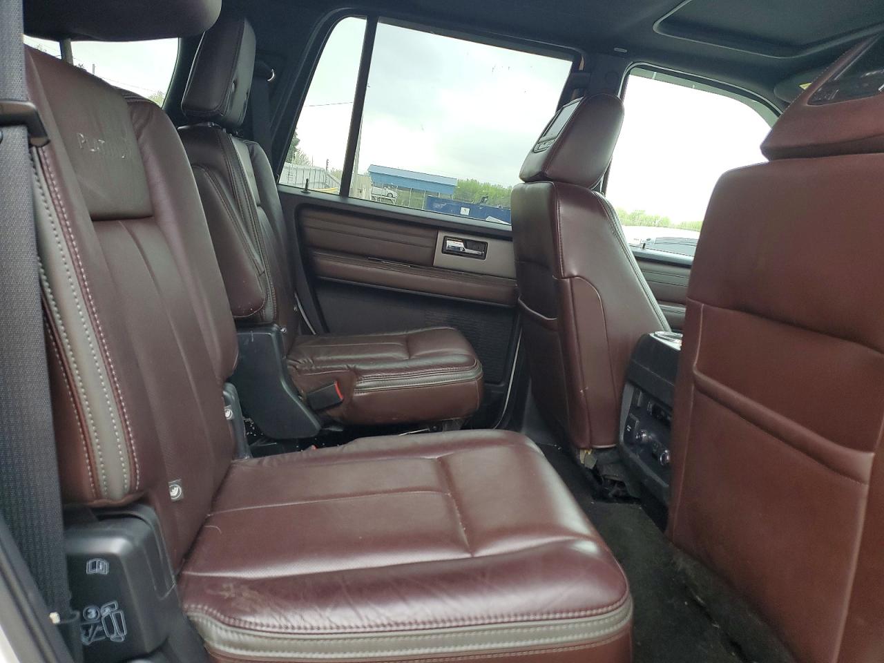 2015 Ford Expedition Platinum White vin: 1FMJU1MT1FEF00937