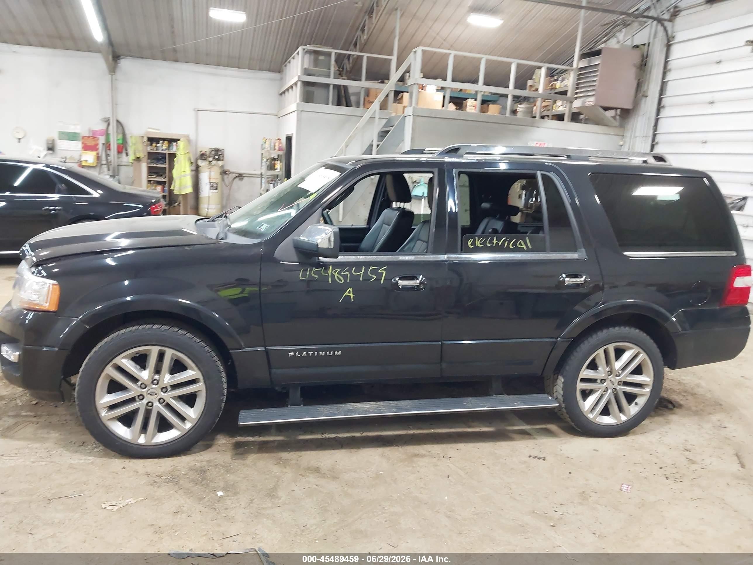 2015 Ford Expedition Platinum Черный vin: 1FMJU1MT7FEF20190
