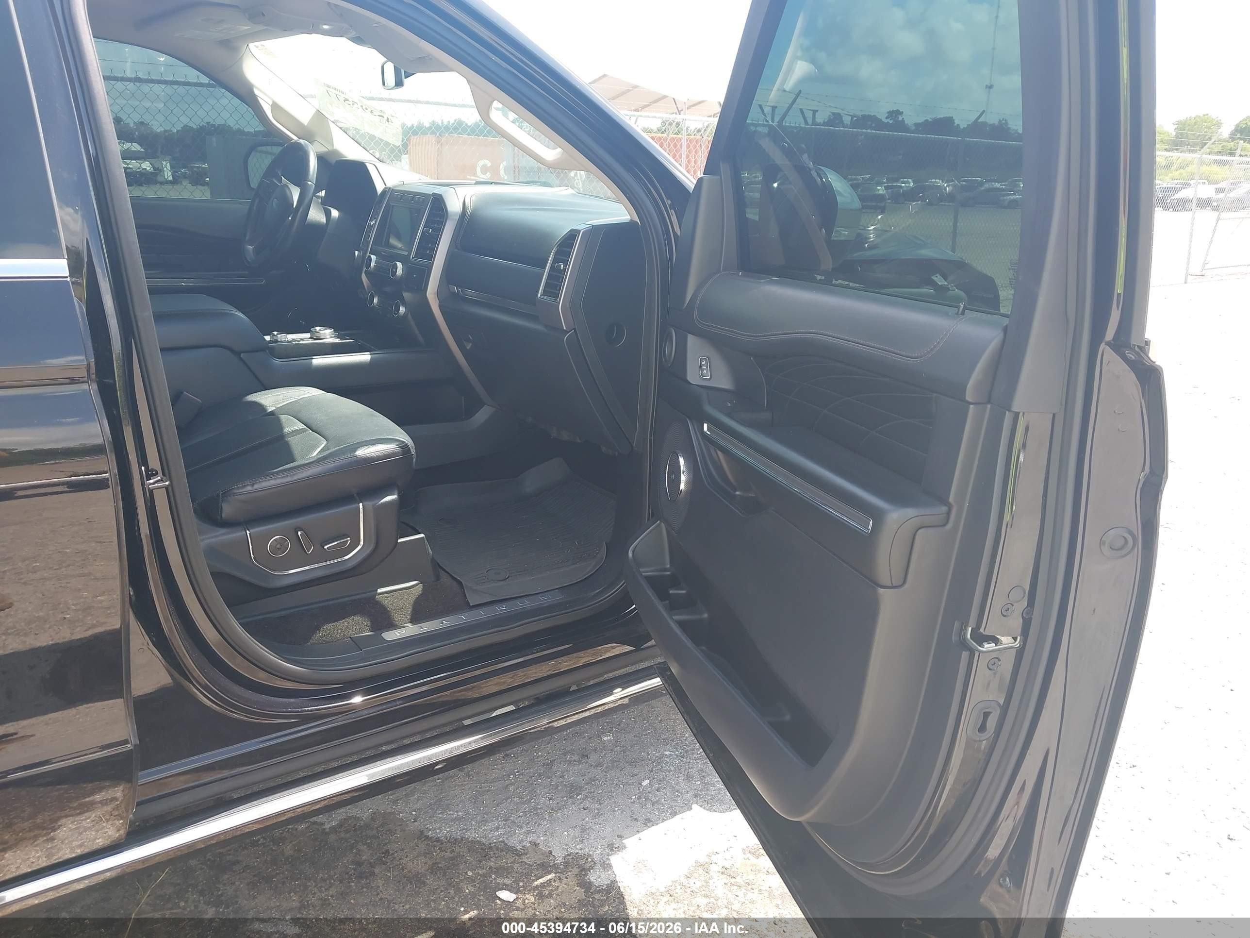 2020 Ford Expedition Platinum Black vin: 1FMJU1MT9LEA27235
