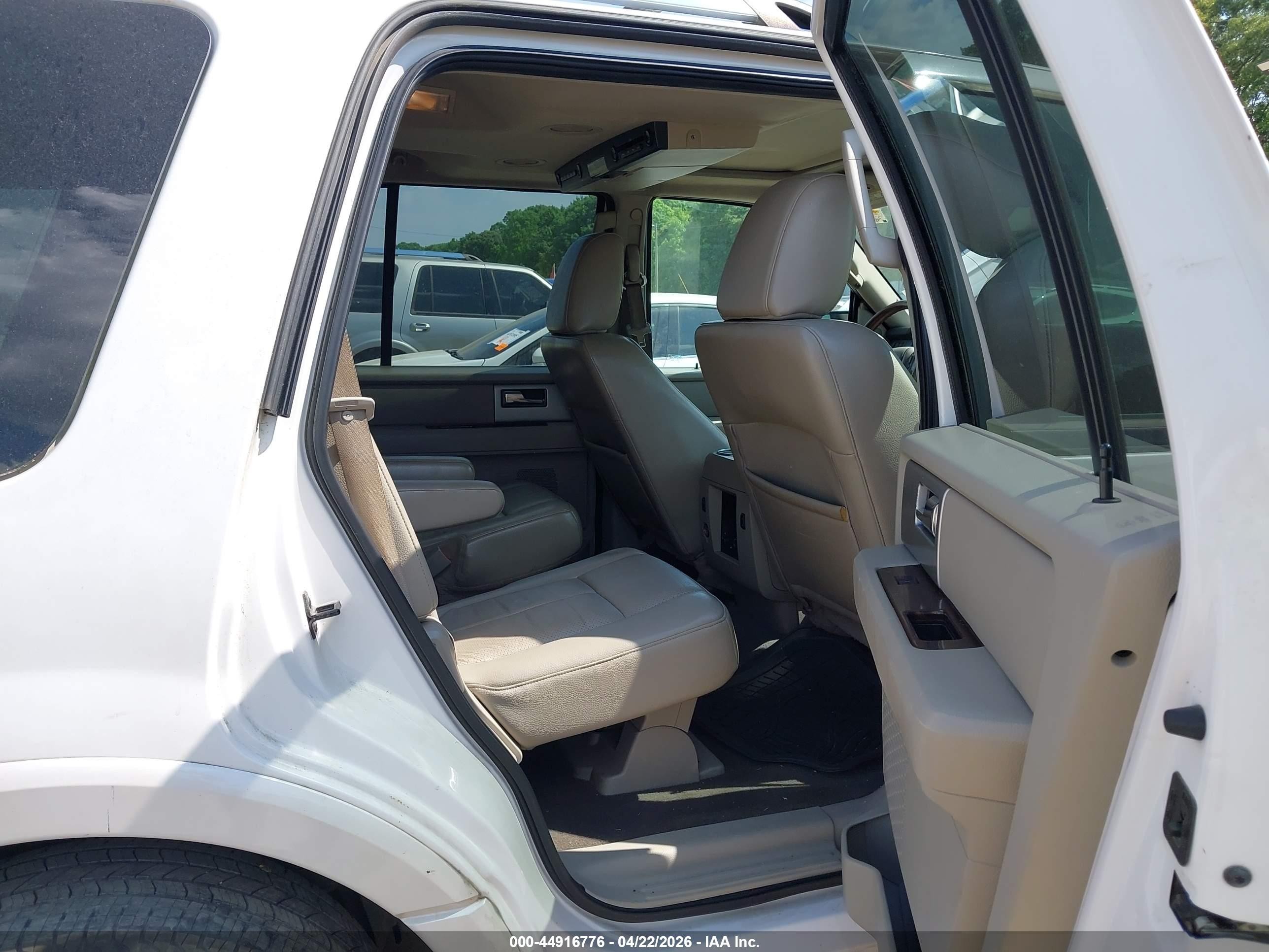 2010 Ford Expedition Limited White vin: 1FMJU2A50AEA17878