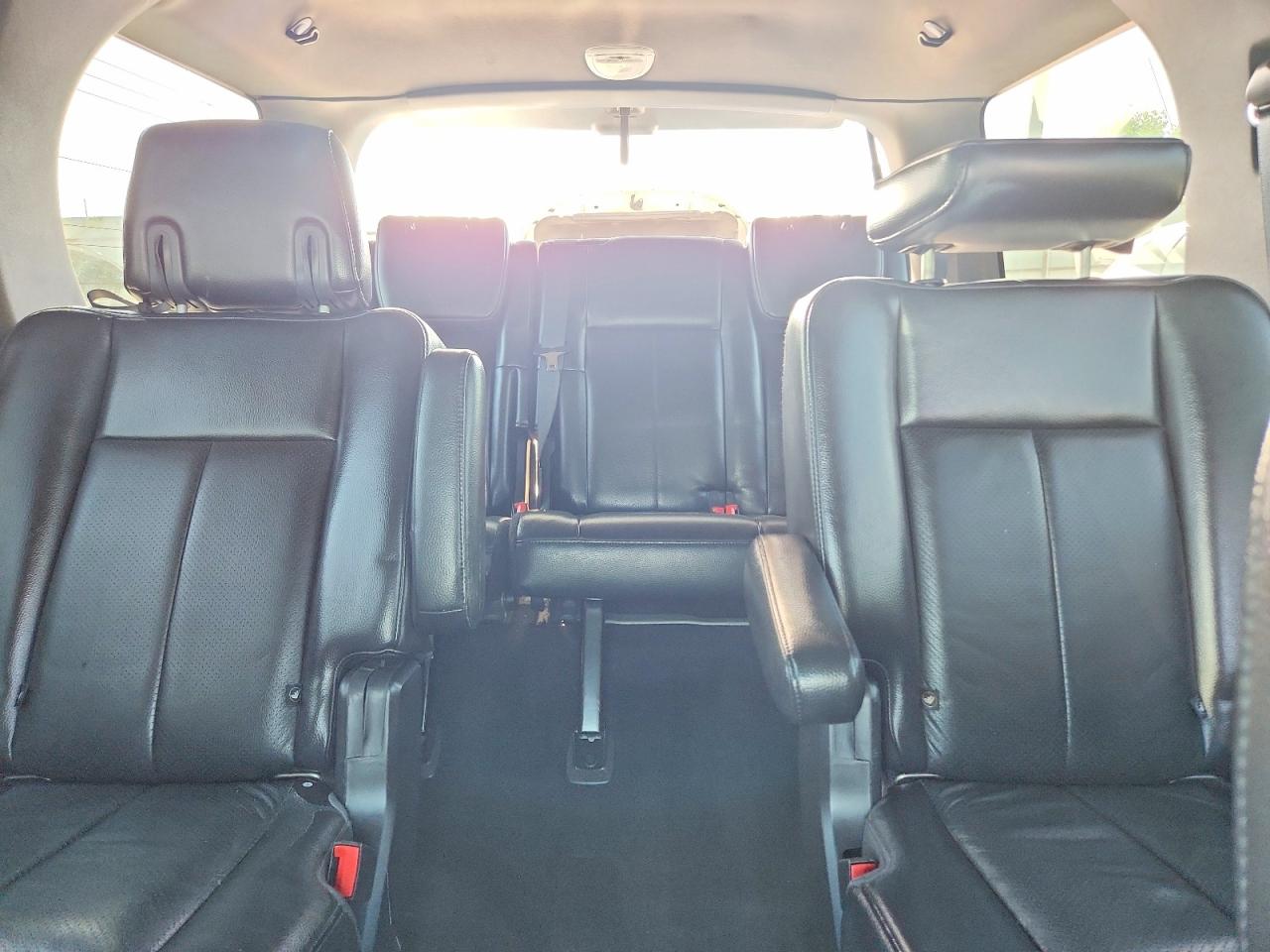 2010 Ford Expedition Limited Silver vin: 1FMJU2A50AEB62211