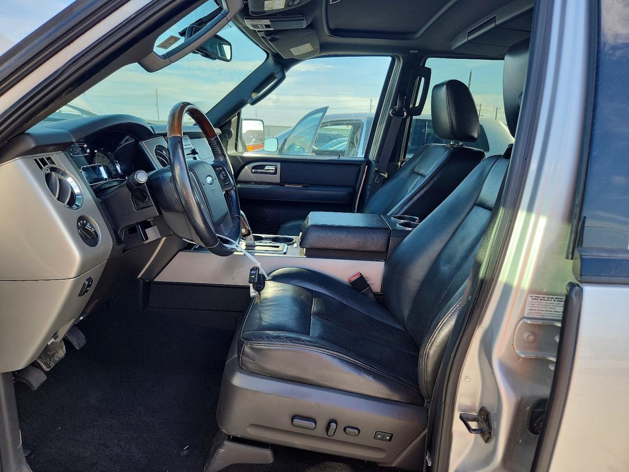 2010 Ford Expedition Limited Silver vin: 1FMJU2A50AEB62211