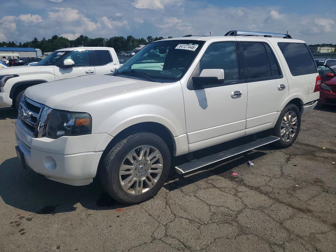 2011 Ford Expedition Limited Белый vin: 1FMJU2A50BEF06170